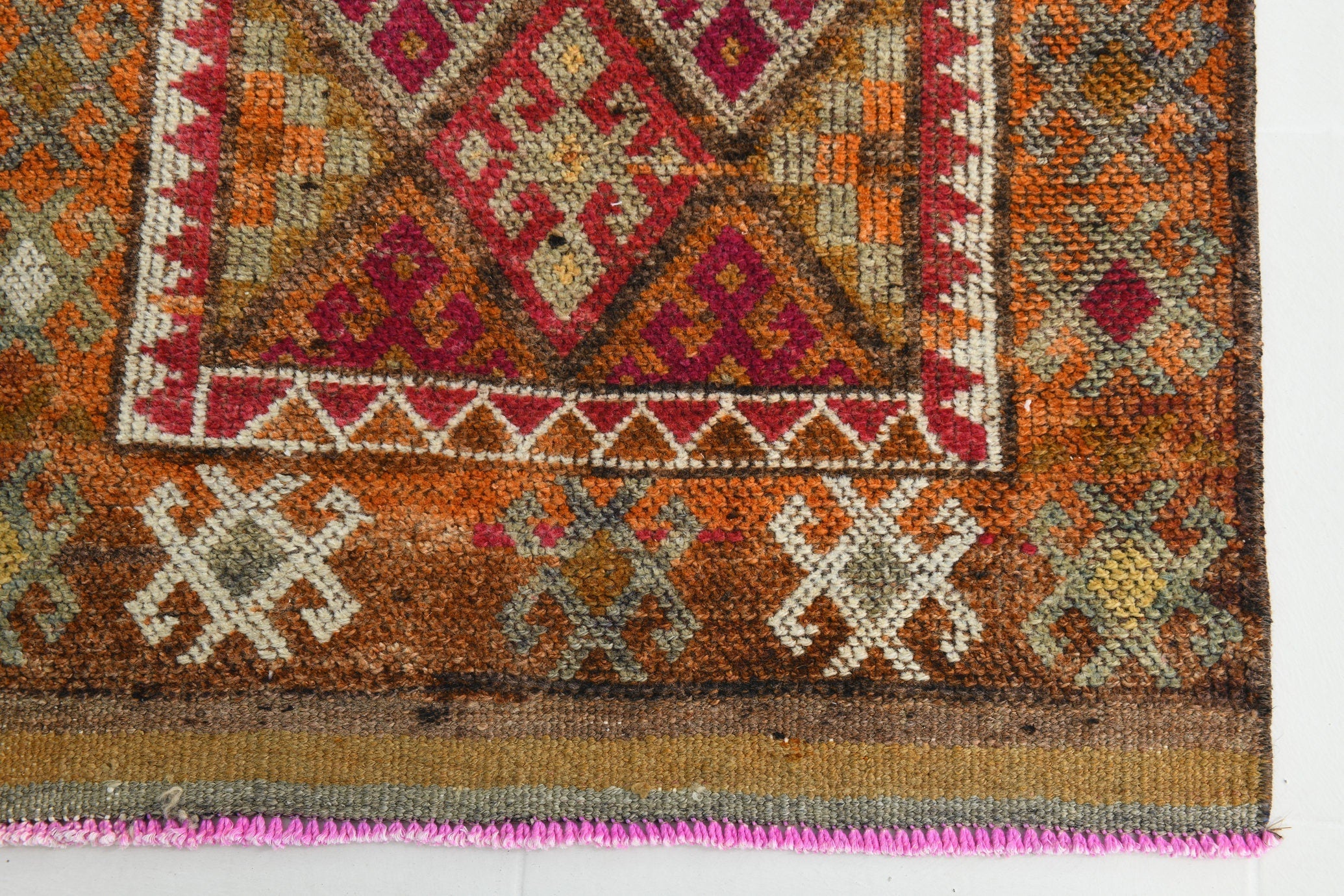 Turkish Vintage Herki Rug 2’8’ x 10’2’
