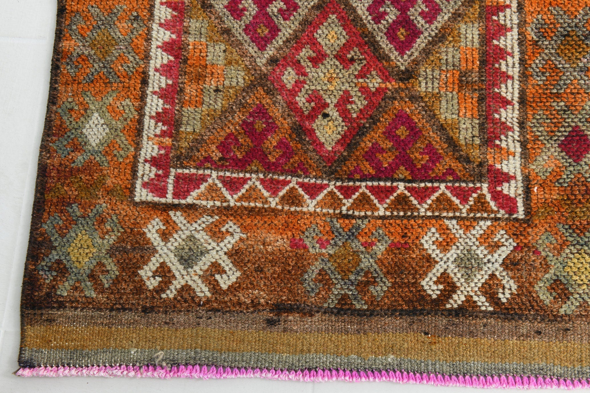 Turkish Vintage Herki Rug 2’8’ x 10’2’