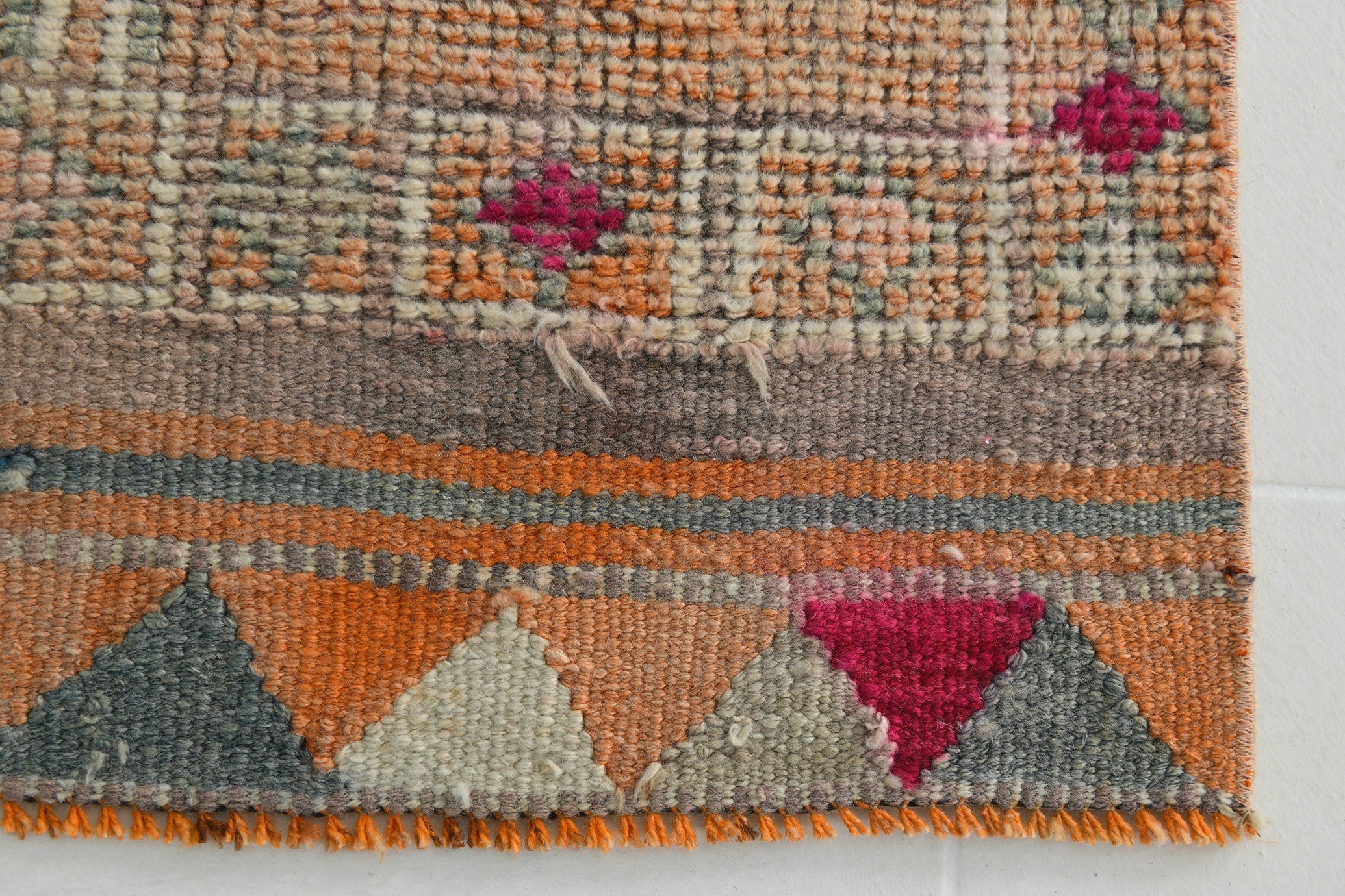 Turkish Vintage Herki Rug 2’9’ x 10’5’