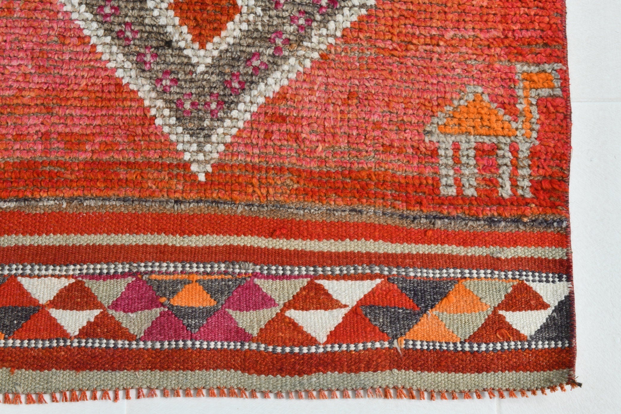 Turkish Vintage Herki Rug 2’9’’ x 9’12’’