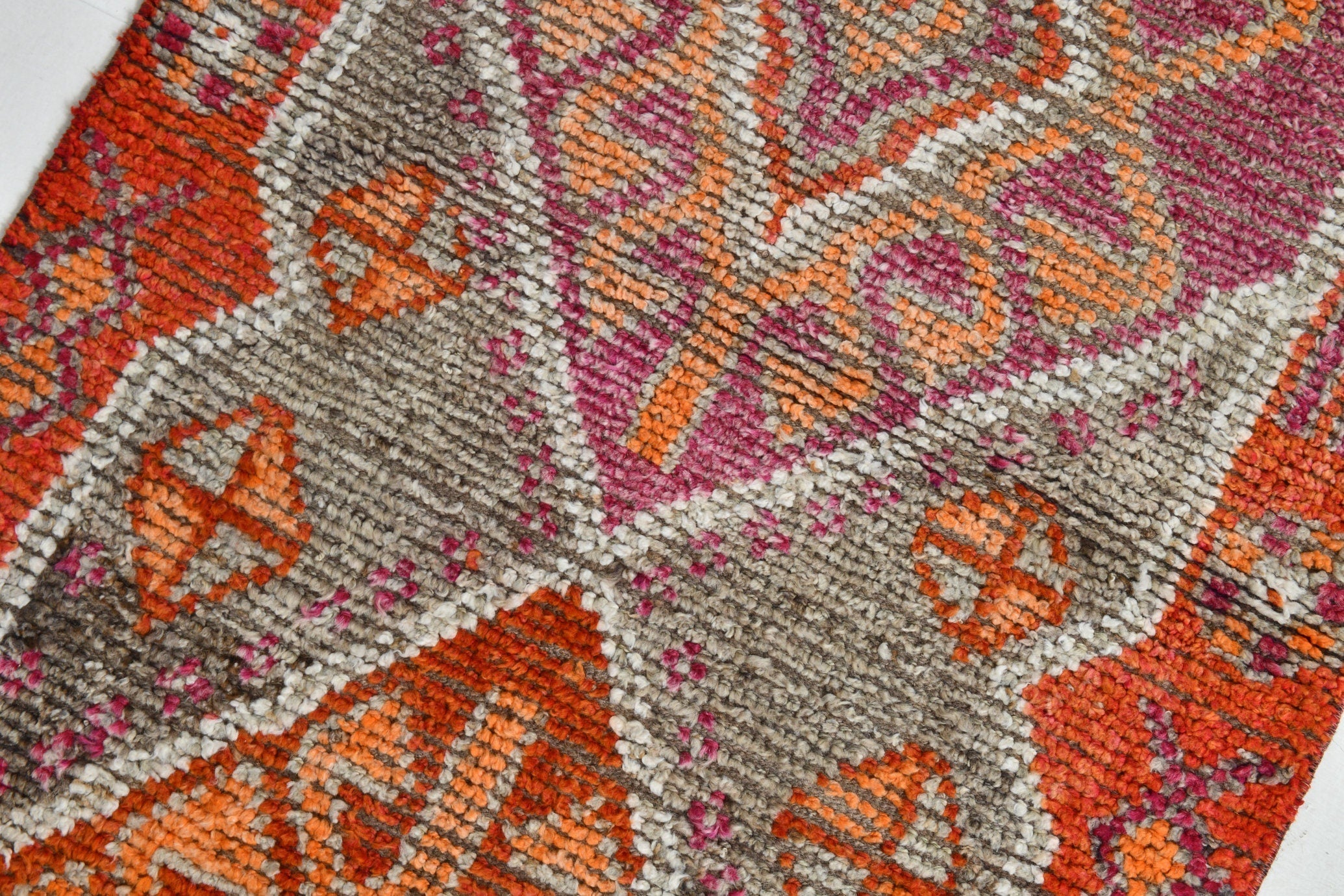 Turkish Vintage Herki Rug 2’9’’ x 9’12’’