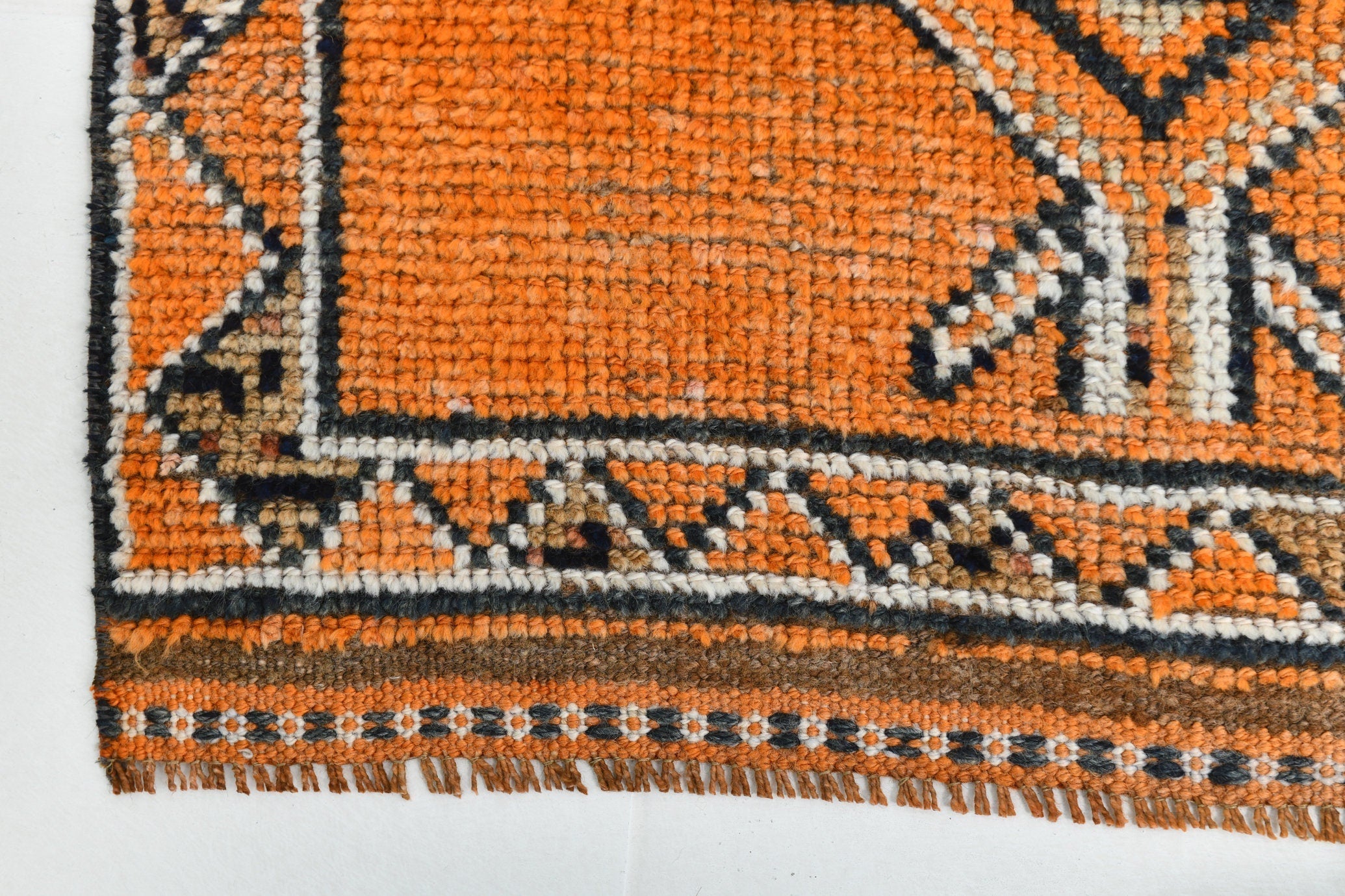 Turkish Vintage Herki Rug 3’0’’ x 11’0’’