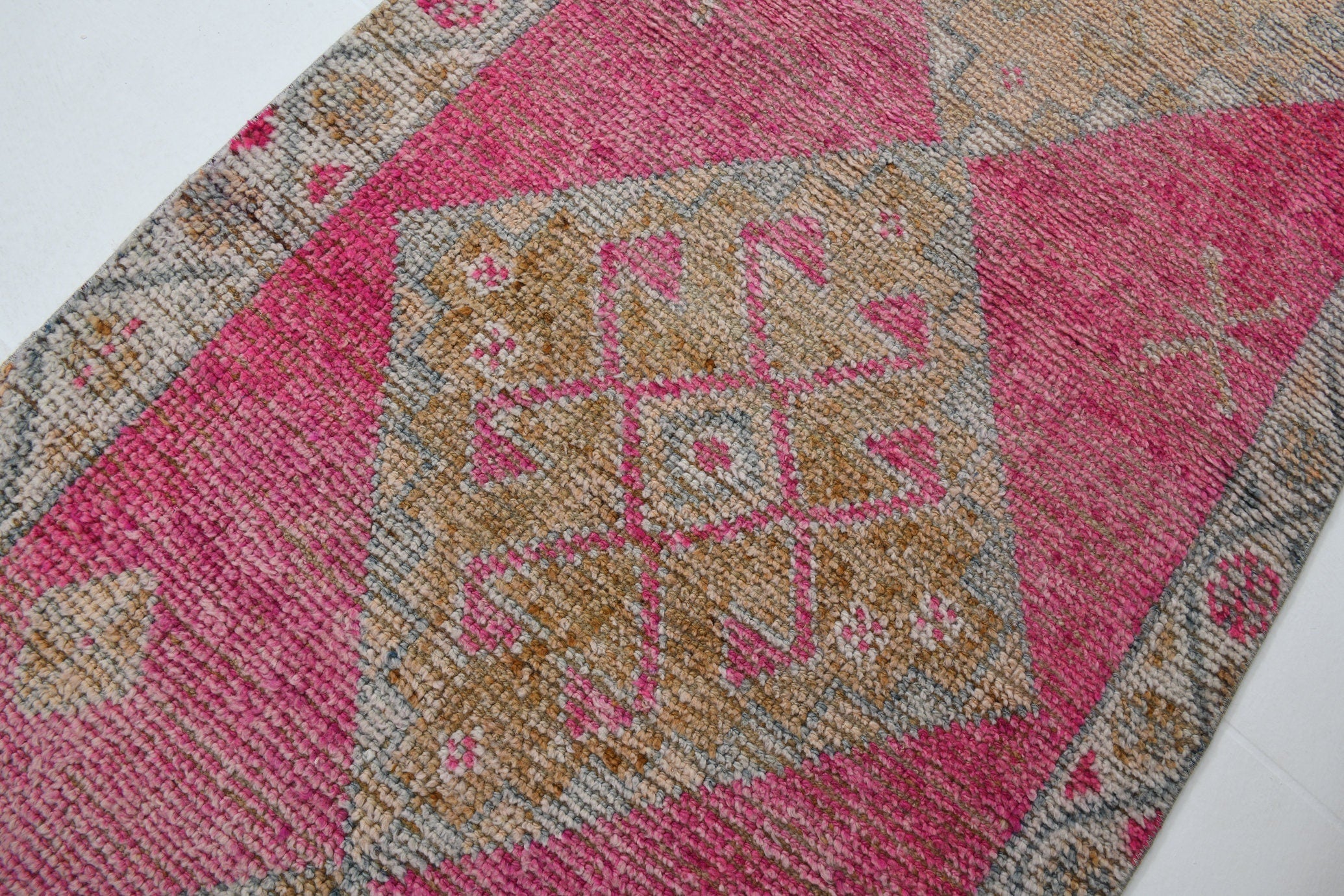 Turkish Vintage Herki Rug 3’1’’ x 11’5’’