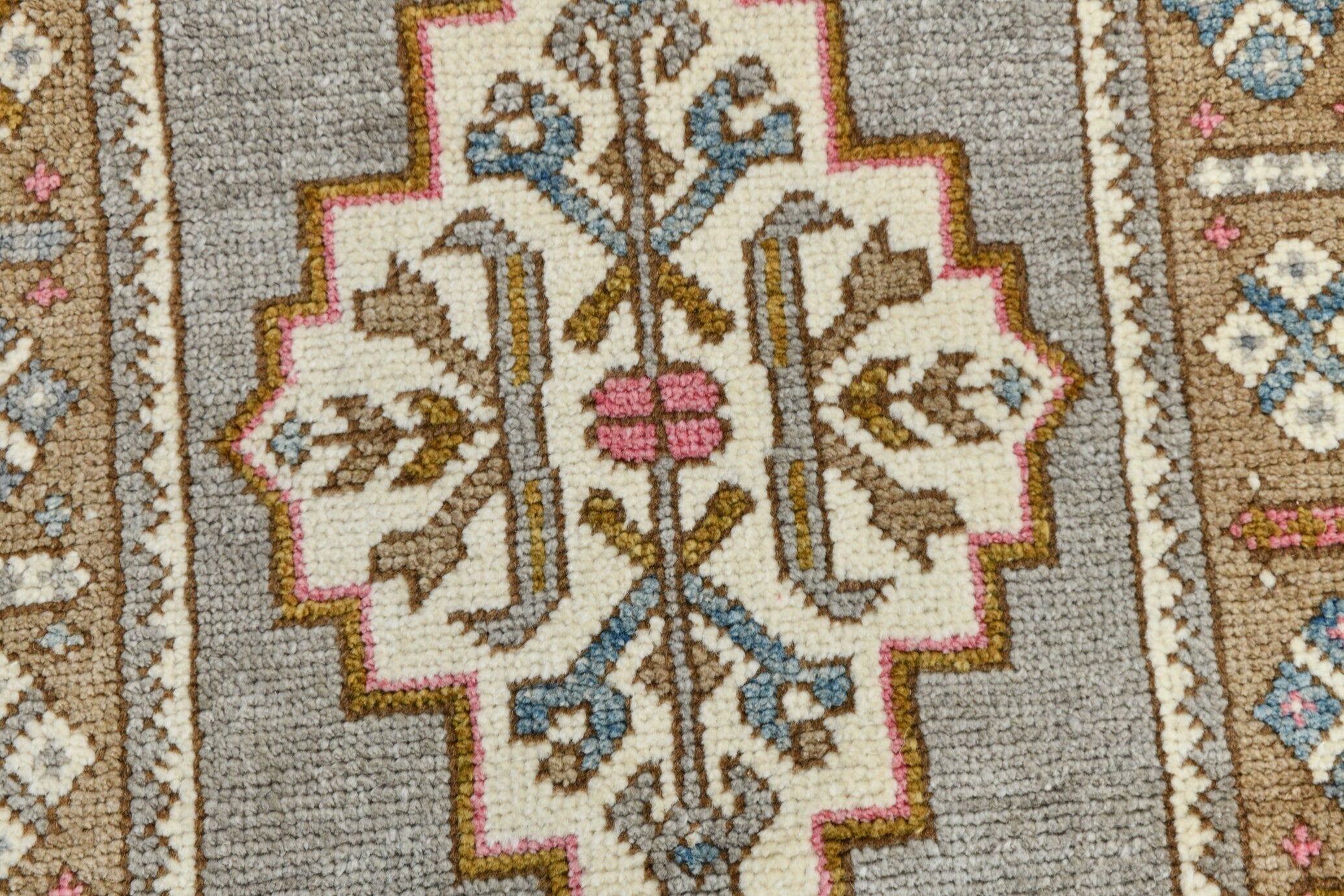 Turkish Vintage Oushak Rug 2’9’’ x 10’11’’