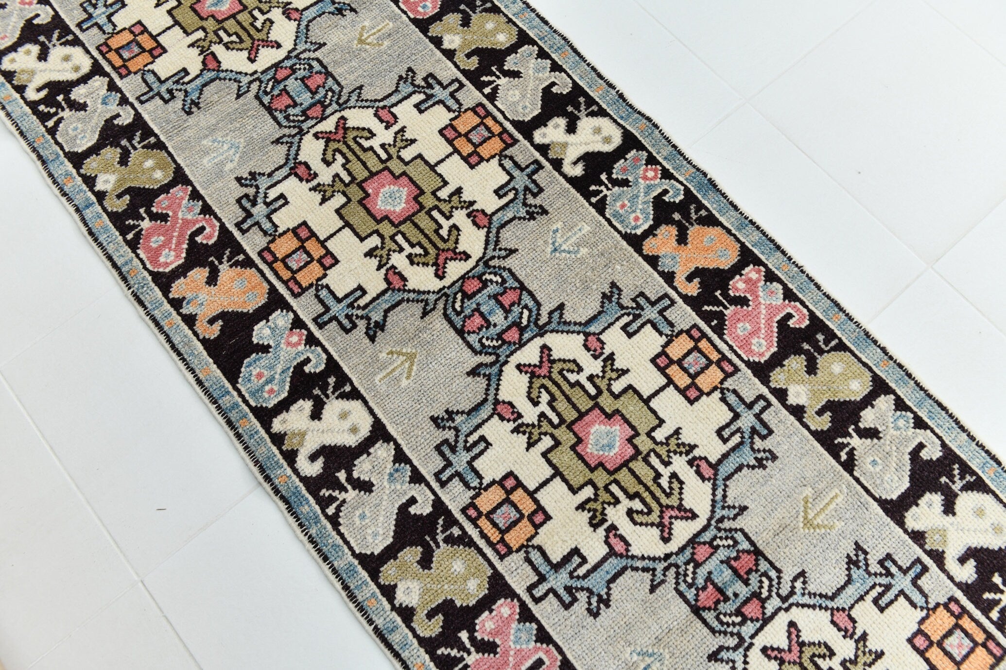 Turkish Vintage Oushak Rug 2’9’’ x 11’11’’