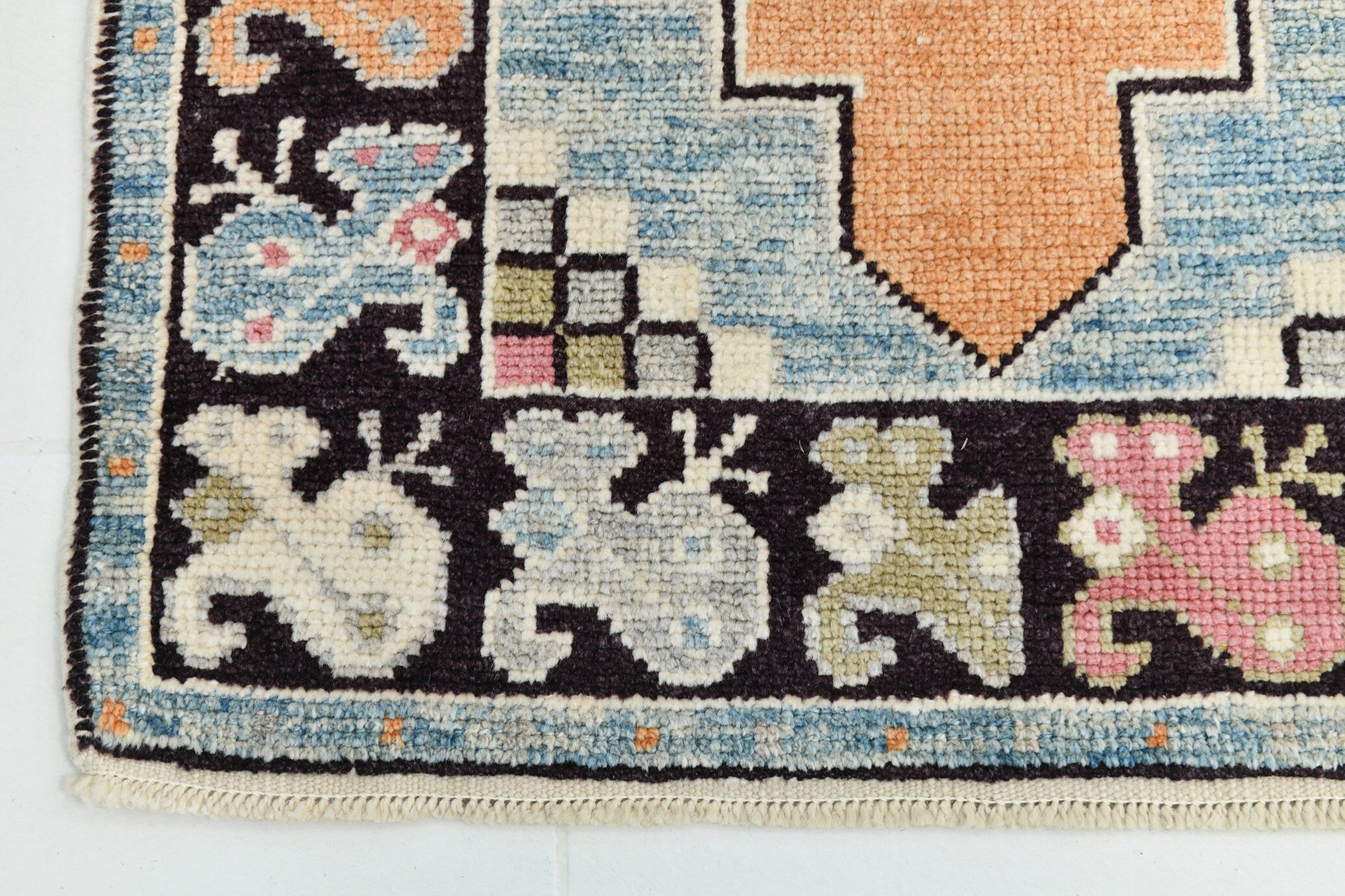 Turkish Vintage Oushak Rug 2’9’’ x 11’11’’