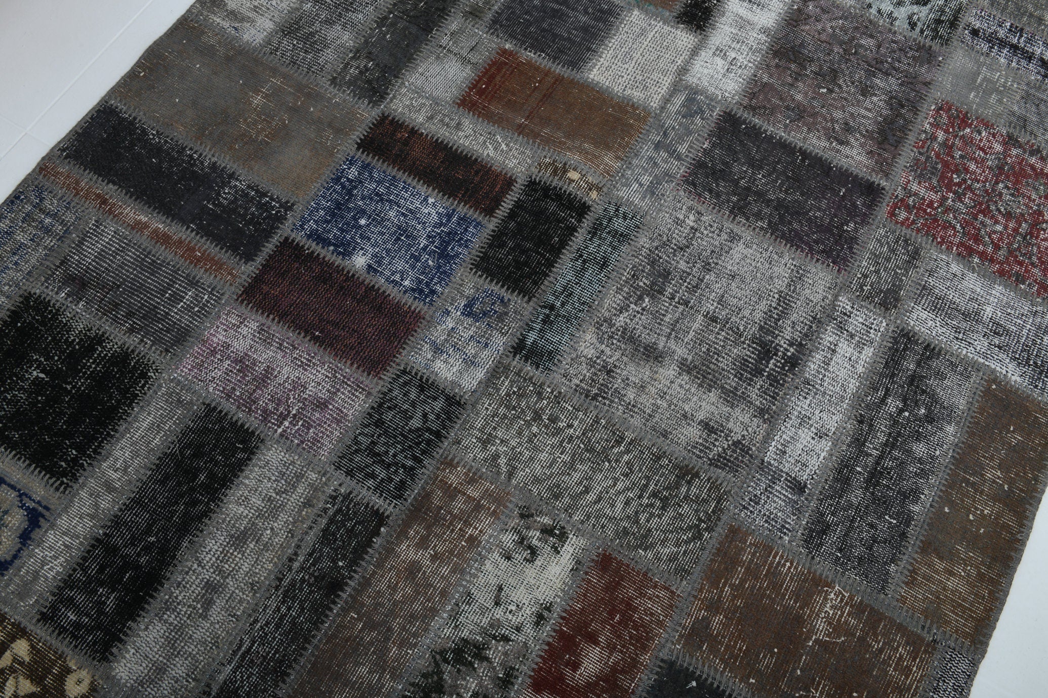 Turkish Vintage Patchwork Rug 5’5’ x 6’9’