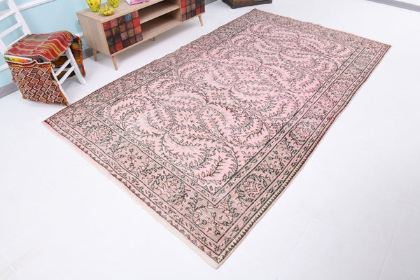 Turkish Vintage Rug 10’4’ x 5’11’
