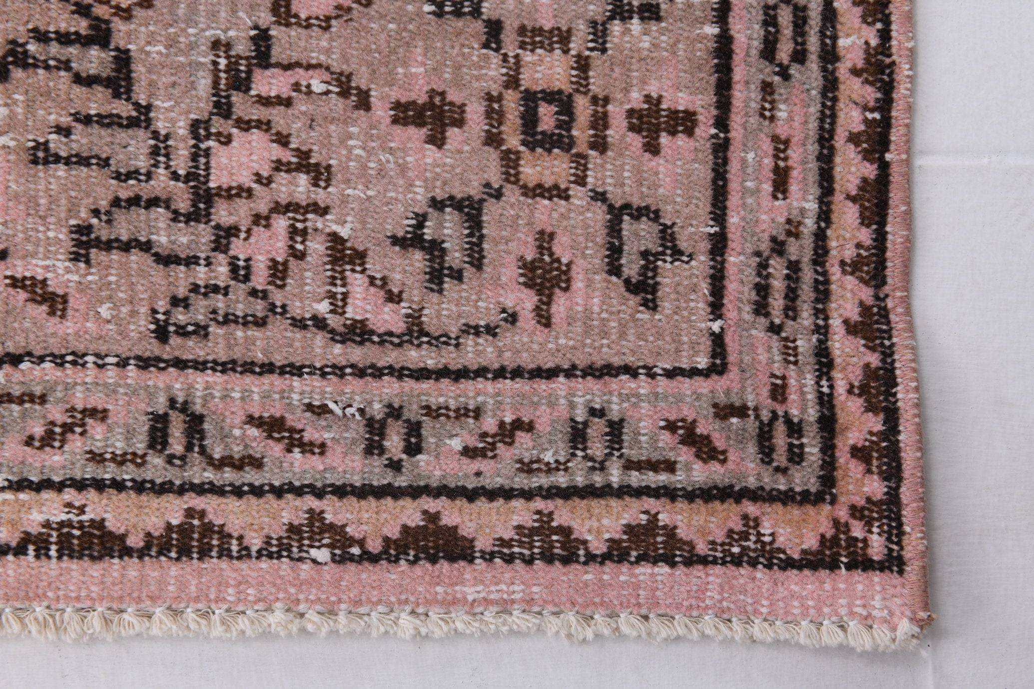 Turkish Vintage Rug 10’4’ x 5’11’