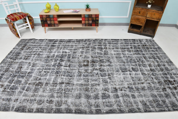 Turkish Vintage Rug 10’5’ x 5’10’