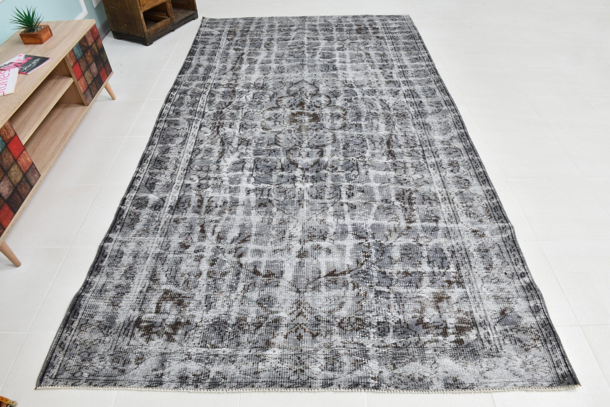 Turkish Vintage Rug 10’5’ x 5’10’