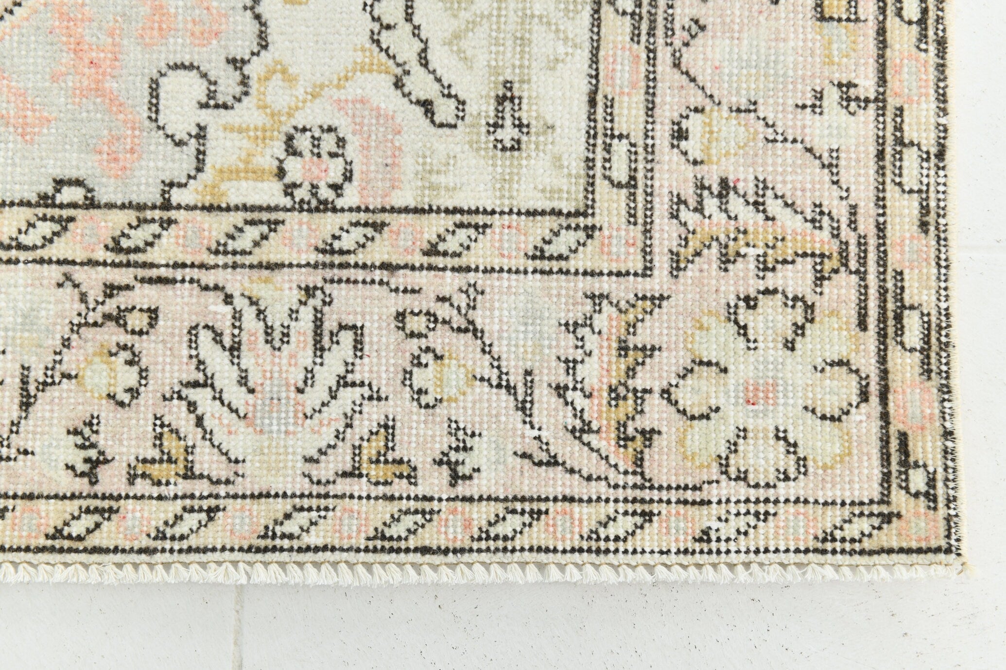 Turkish Vintage Rug 3’10’ x 6’12’