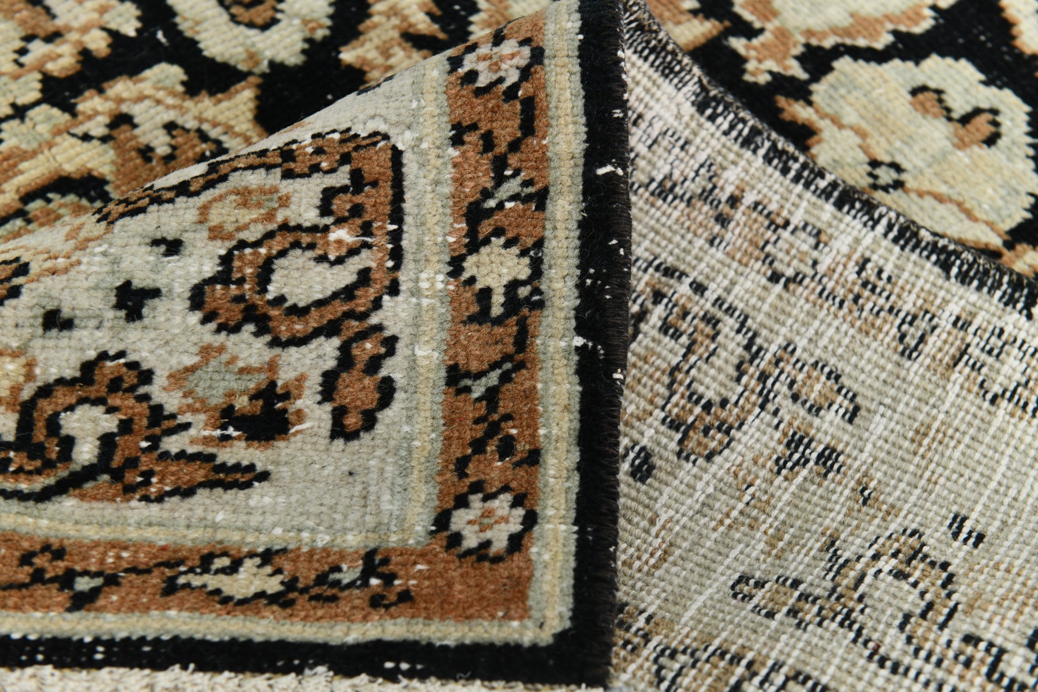 Turkish Vintage Rug 3’10’ x 6’5’