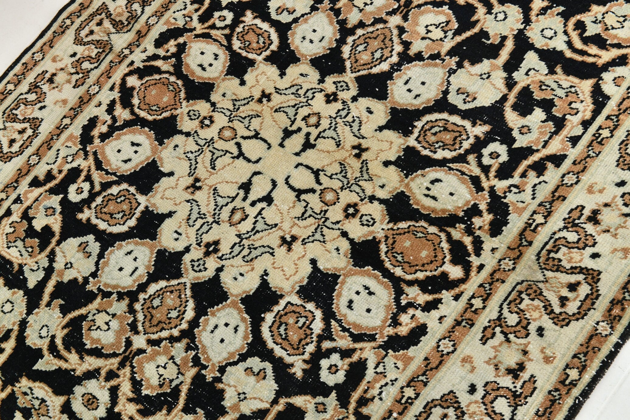 Turkish Vintage Rug 3’10’ x 6’5’