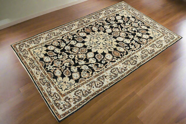 Turkish Vintage Rug 3’10’ x 6’5’