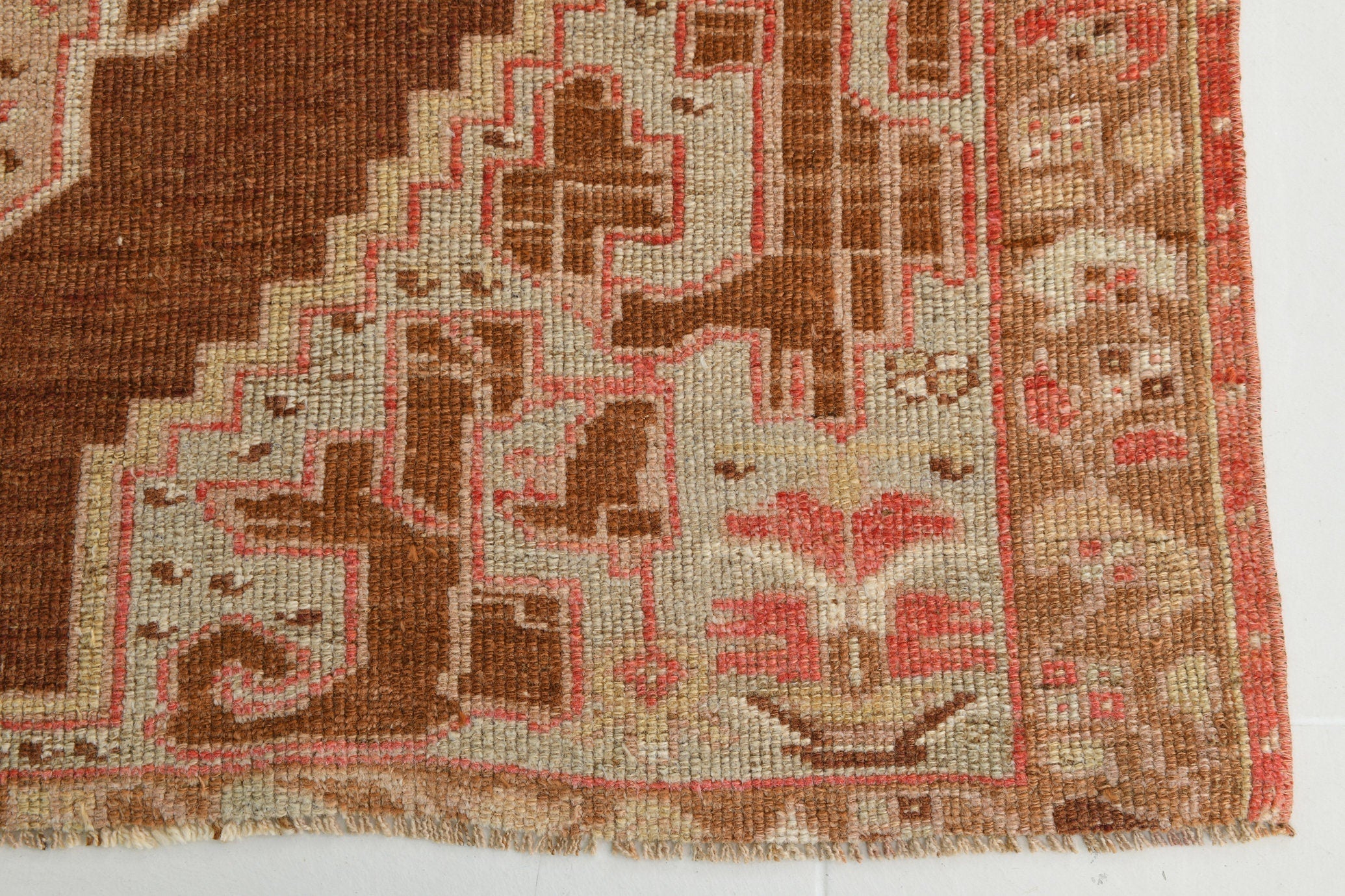 Turkish Vintage Rug 3’10’ x 6’9’