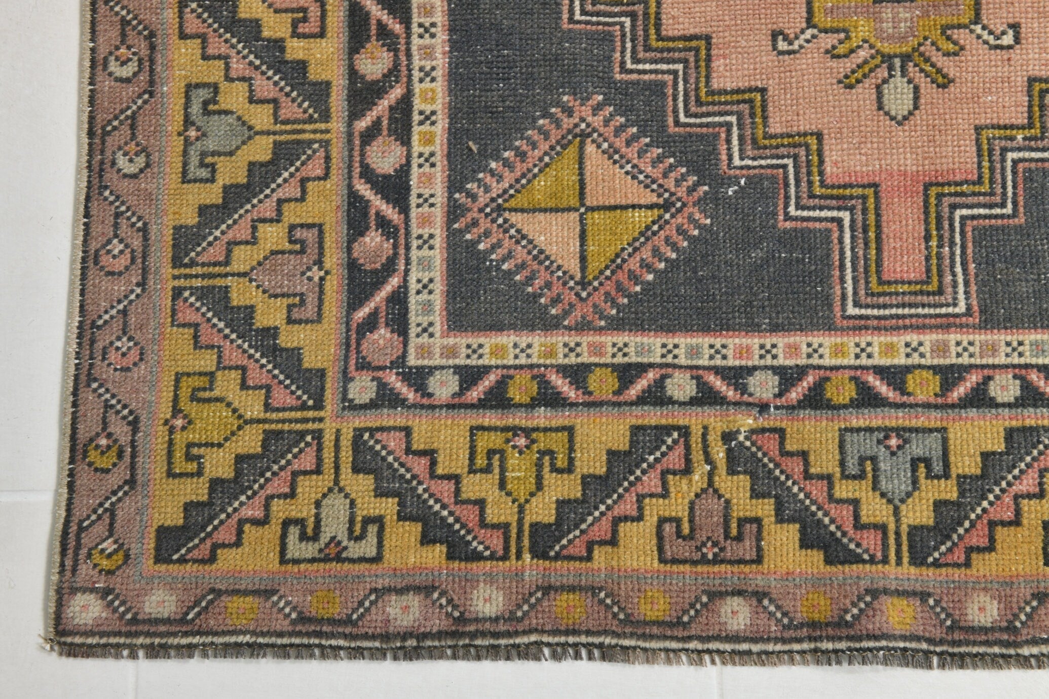 Turkish Vintage Rug 3’11’ x 6’11’