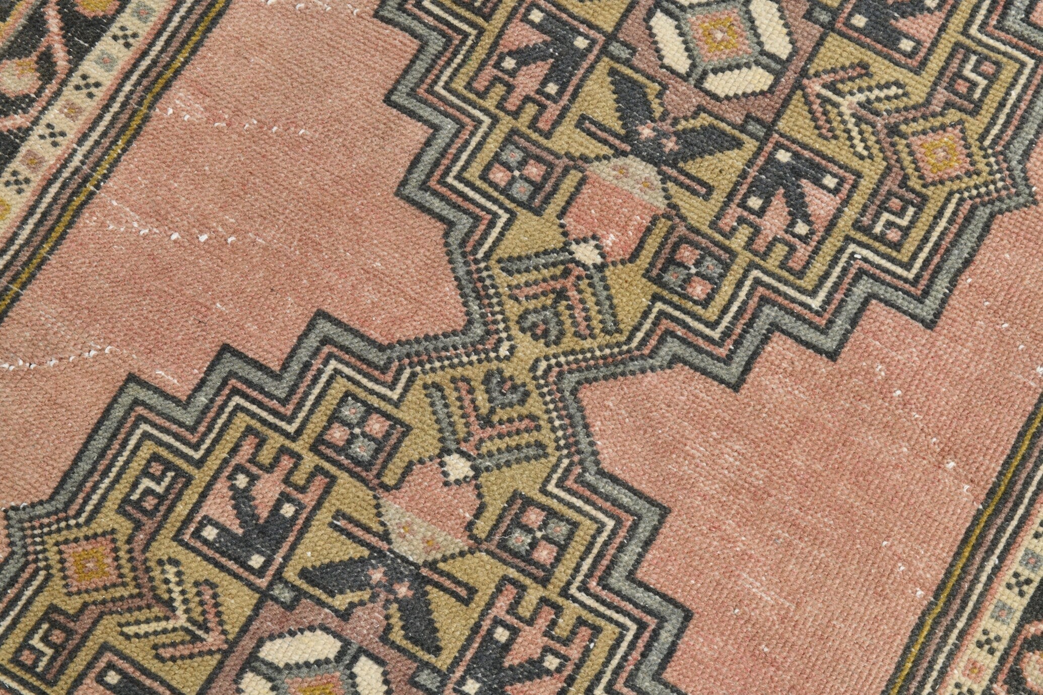 Turkish Vintage Rug 3’11’ x 6’11’