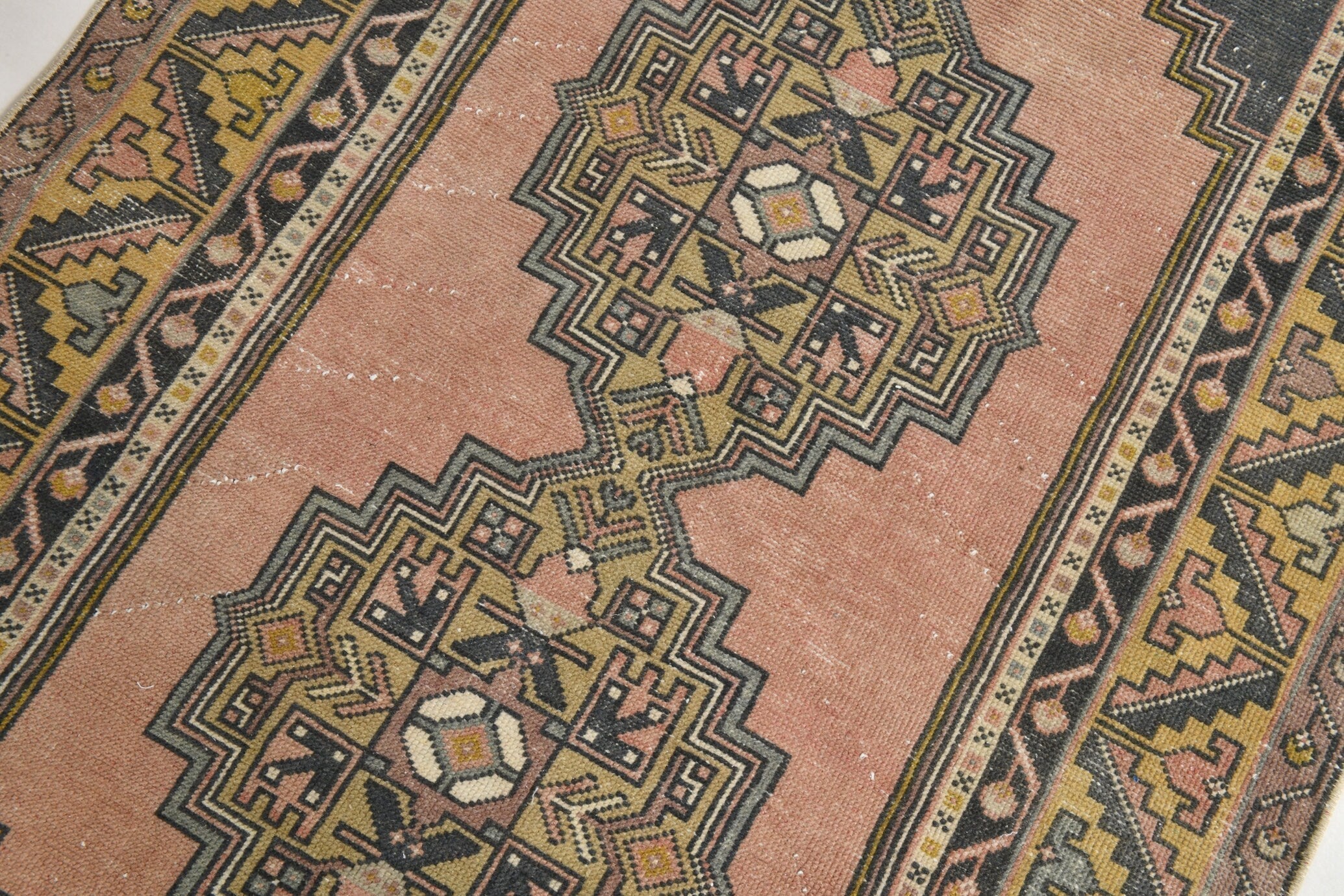 Turkish Vintage Rug 3’11’ x 6’11’