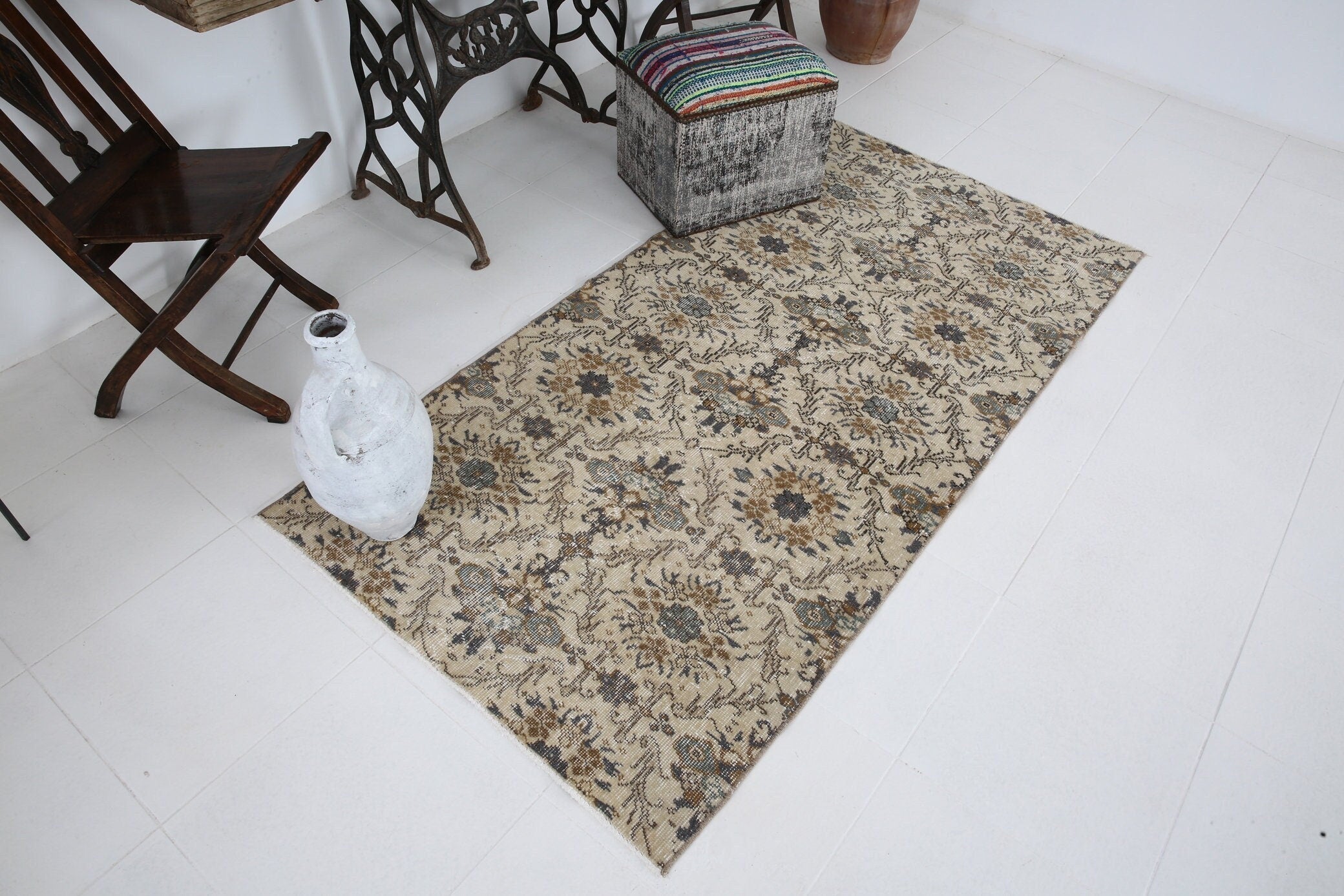 Turkish Vintage Rug  3'4" x 6'9" ft