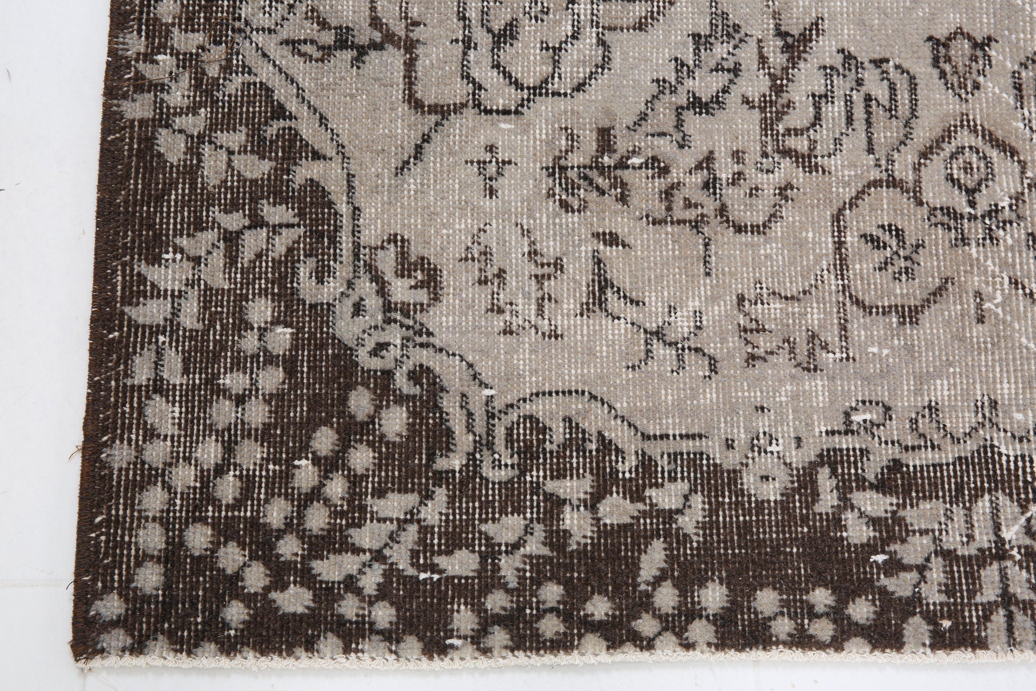 Turkish Vintage Rug  3'8" x 6'10" ft