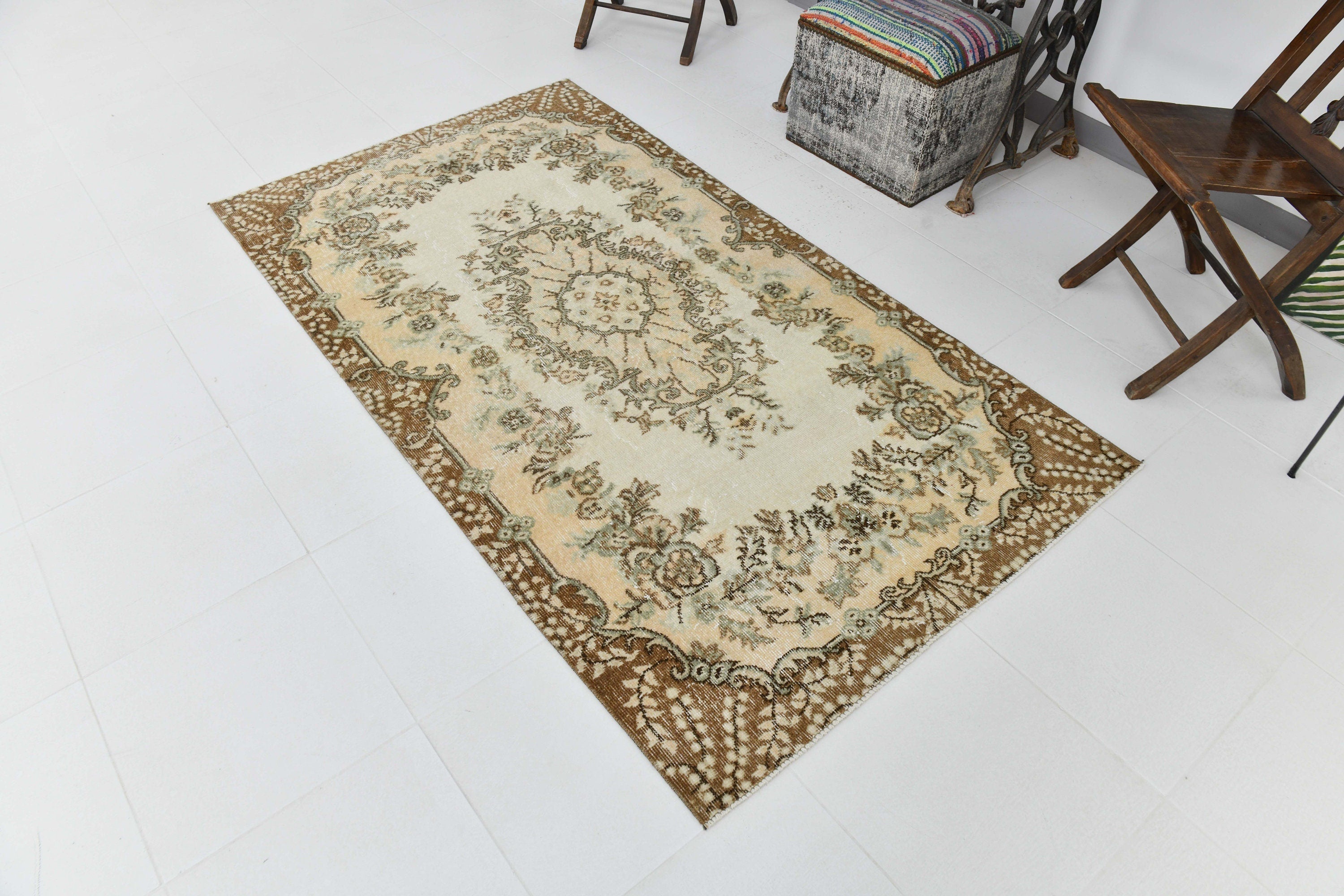 Turkish Vintage Rug  3'8" x 6'8" ft