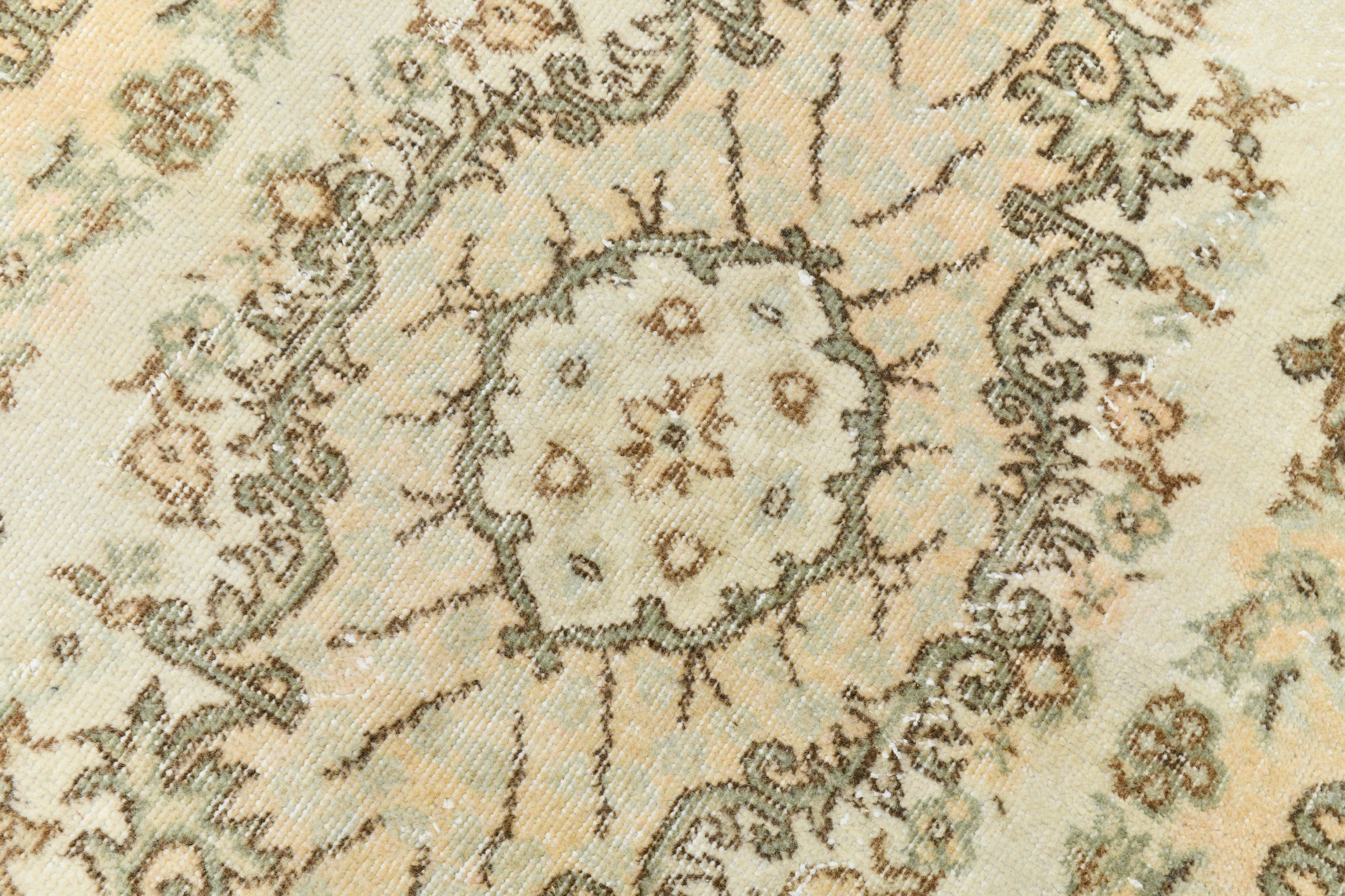 Turkish Vintage Rug  3'8" x 6'8" ft