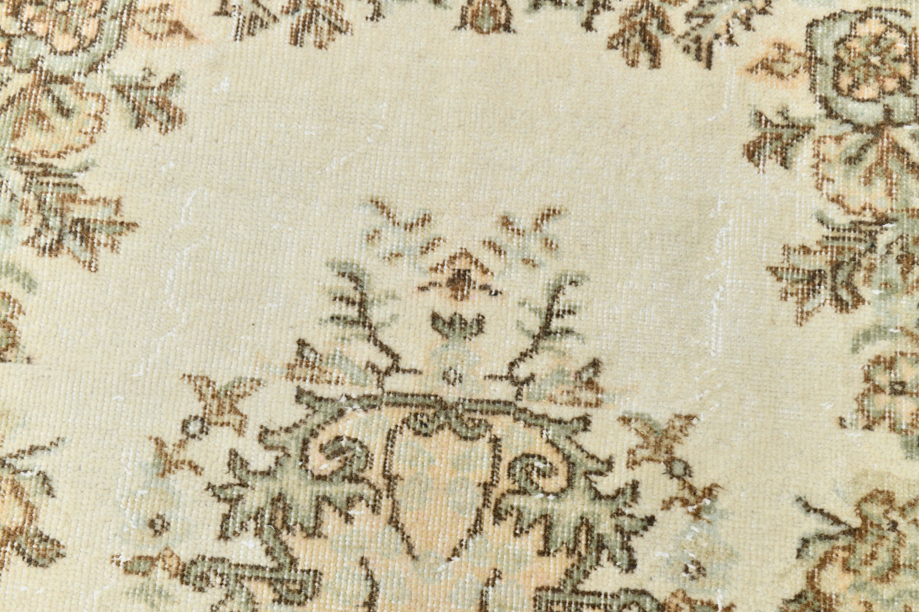 Turkish Vintage Rug  3'8" x 6'8" ft