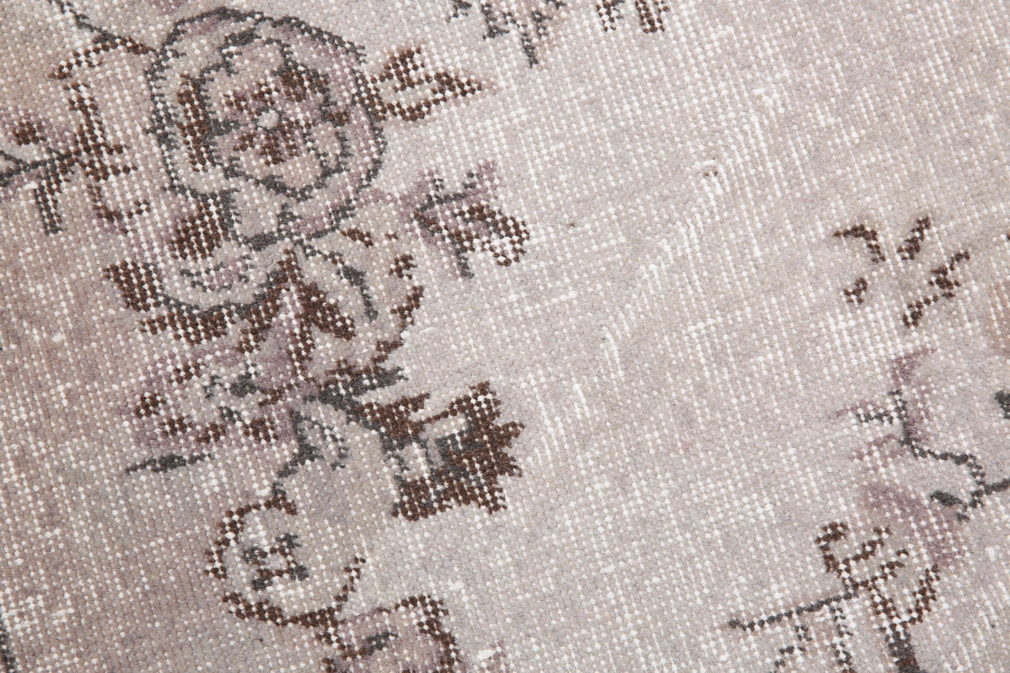 Turkish Vintage Rug  3'9" x 6'10" ft