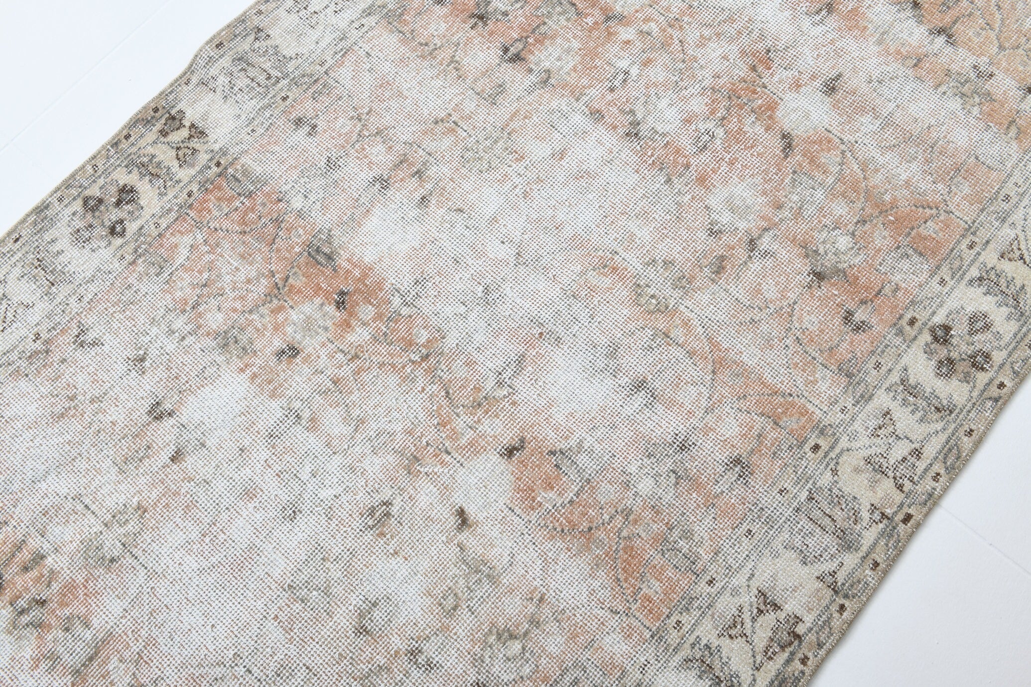 Turkish Vintage Rug 3’9’ x 6’11’