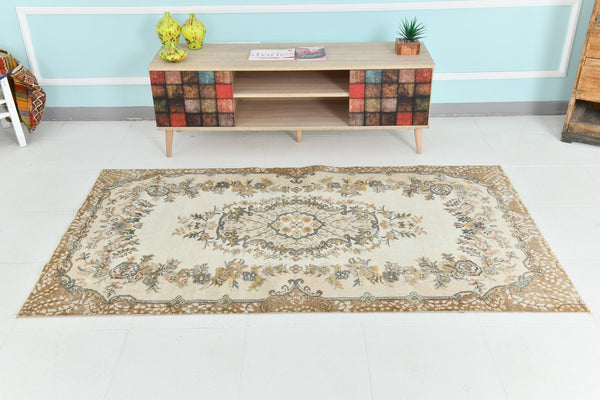 Turkish Vintage Rug 3’9’ x 6’7’