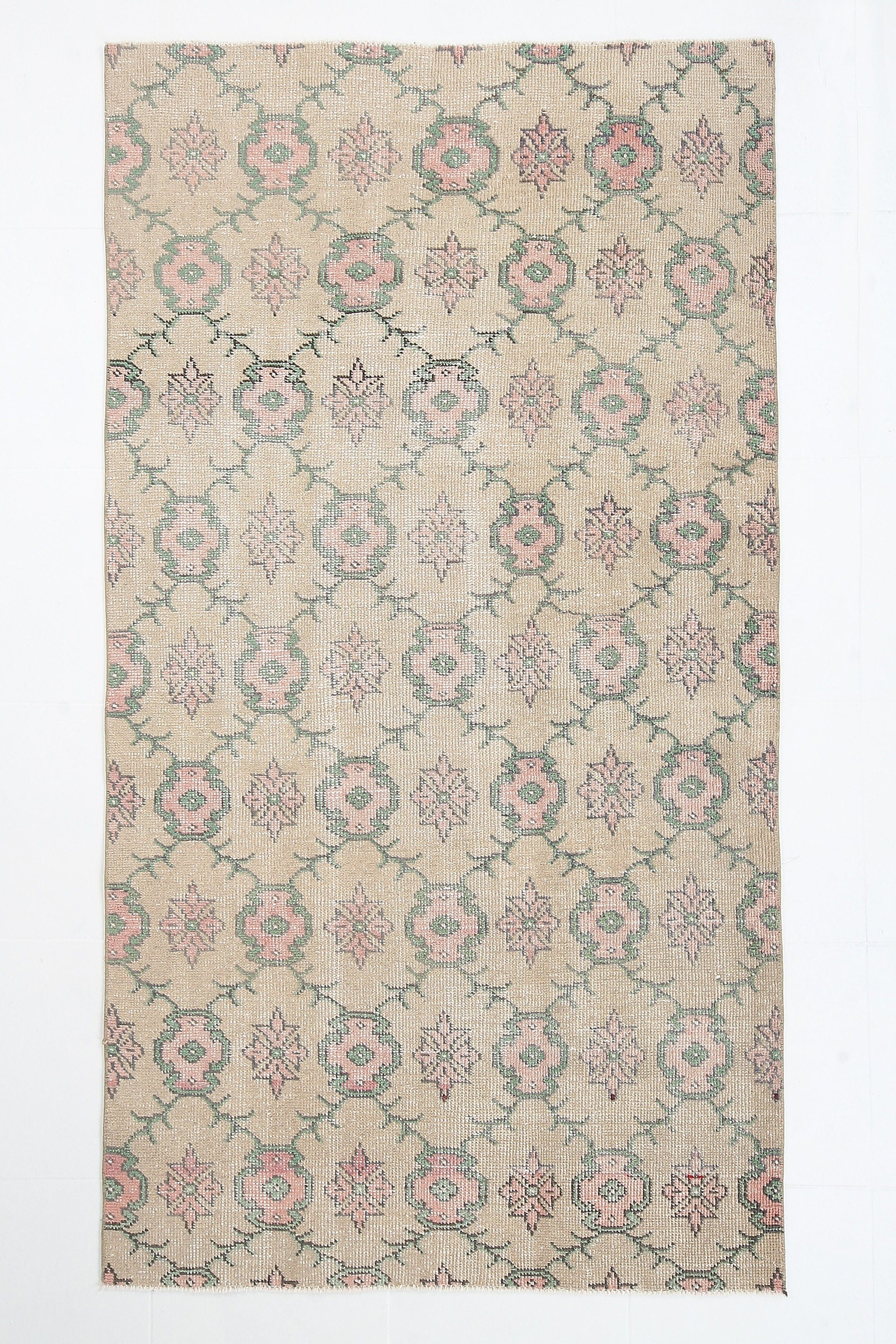 Turkish Vintage Rug  3'9" x 6'9" ft
