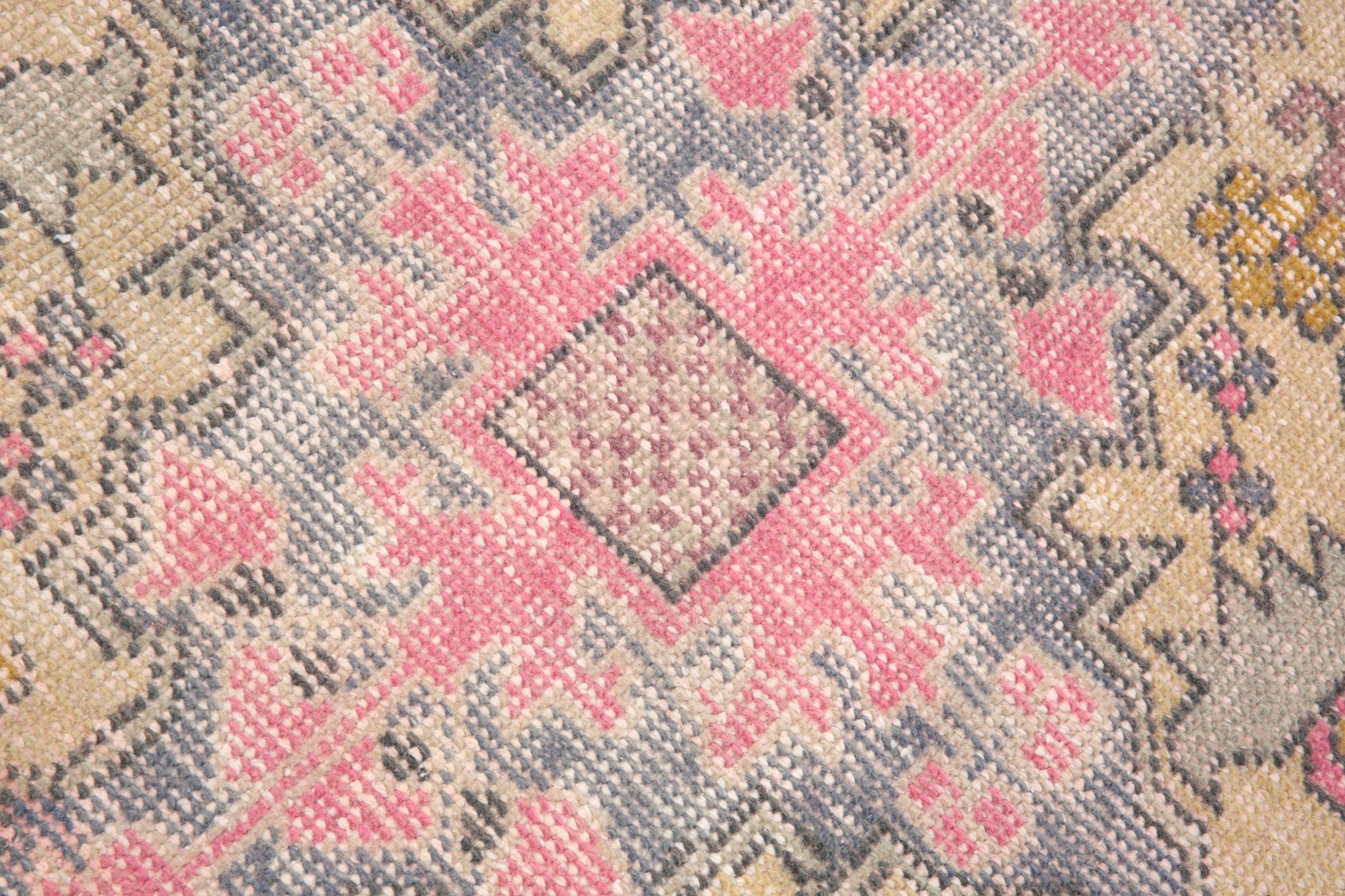 Turkish Vintage Rug  4'1" x 7'7" ft