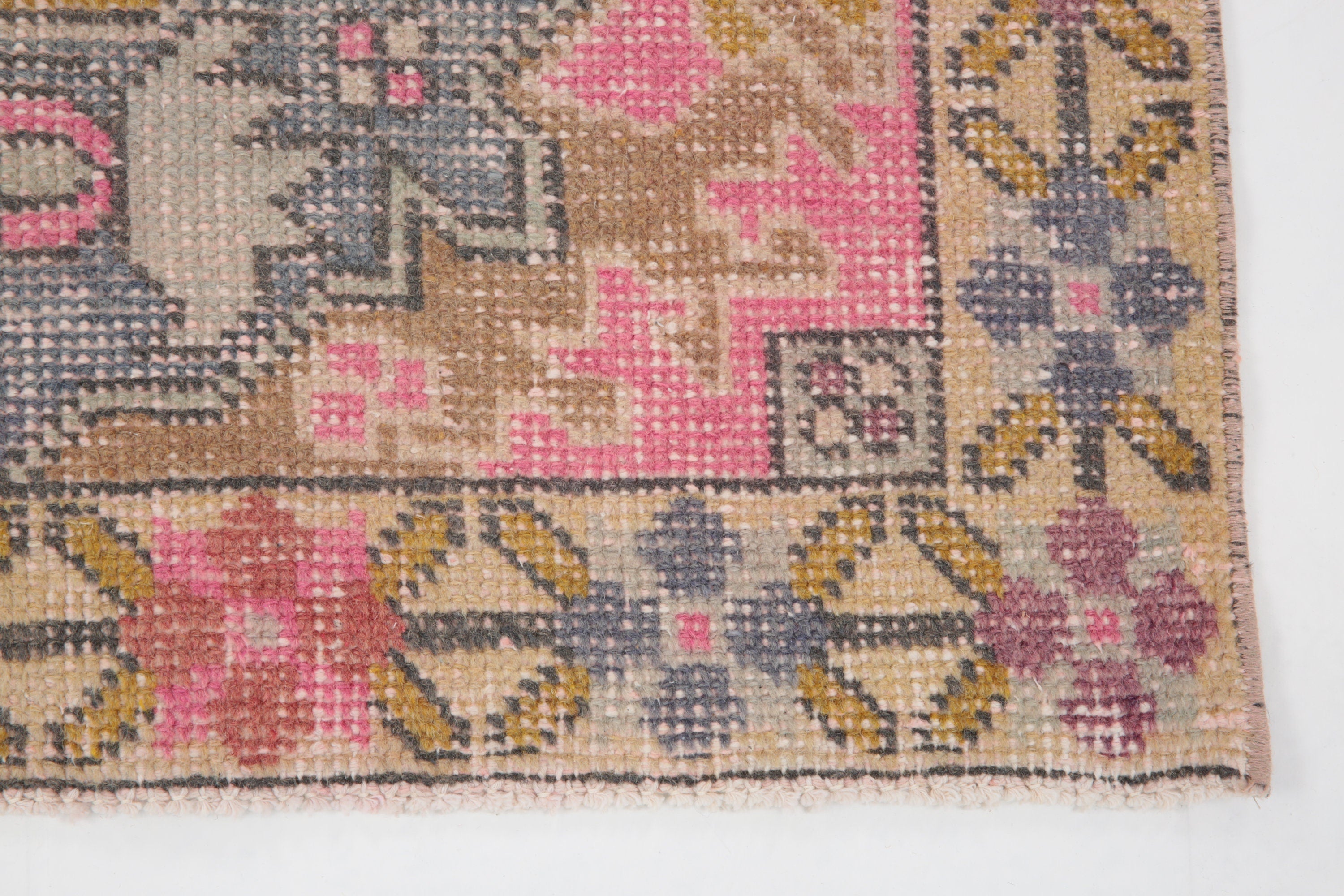 Turkish Vintage Rug  4'1" x 7'7" ft