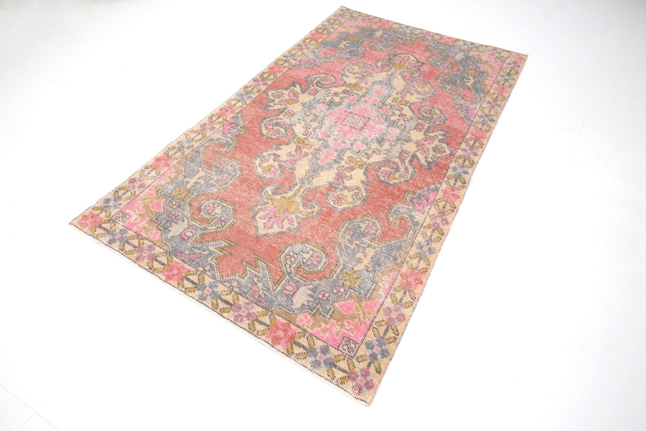 Turkish Vintage Rug  4'1" x 7'7" ft