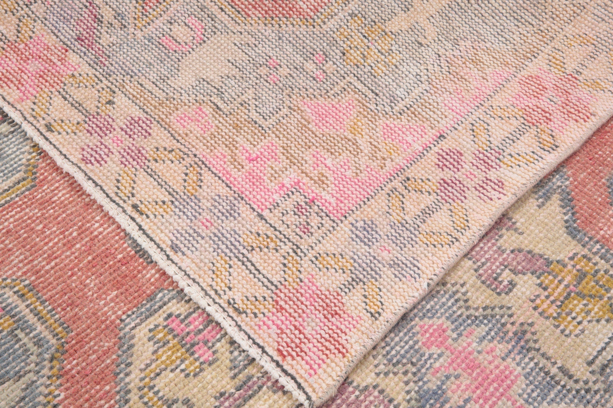 Turkish Vintage Rug  4'1" x 7'7" ft