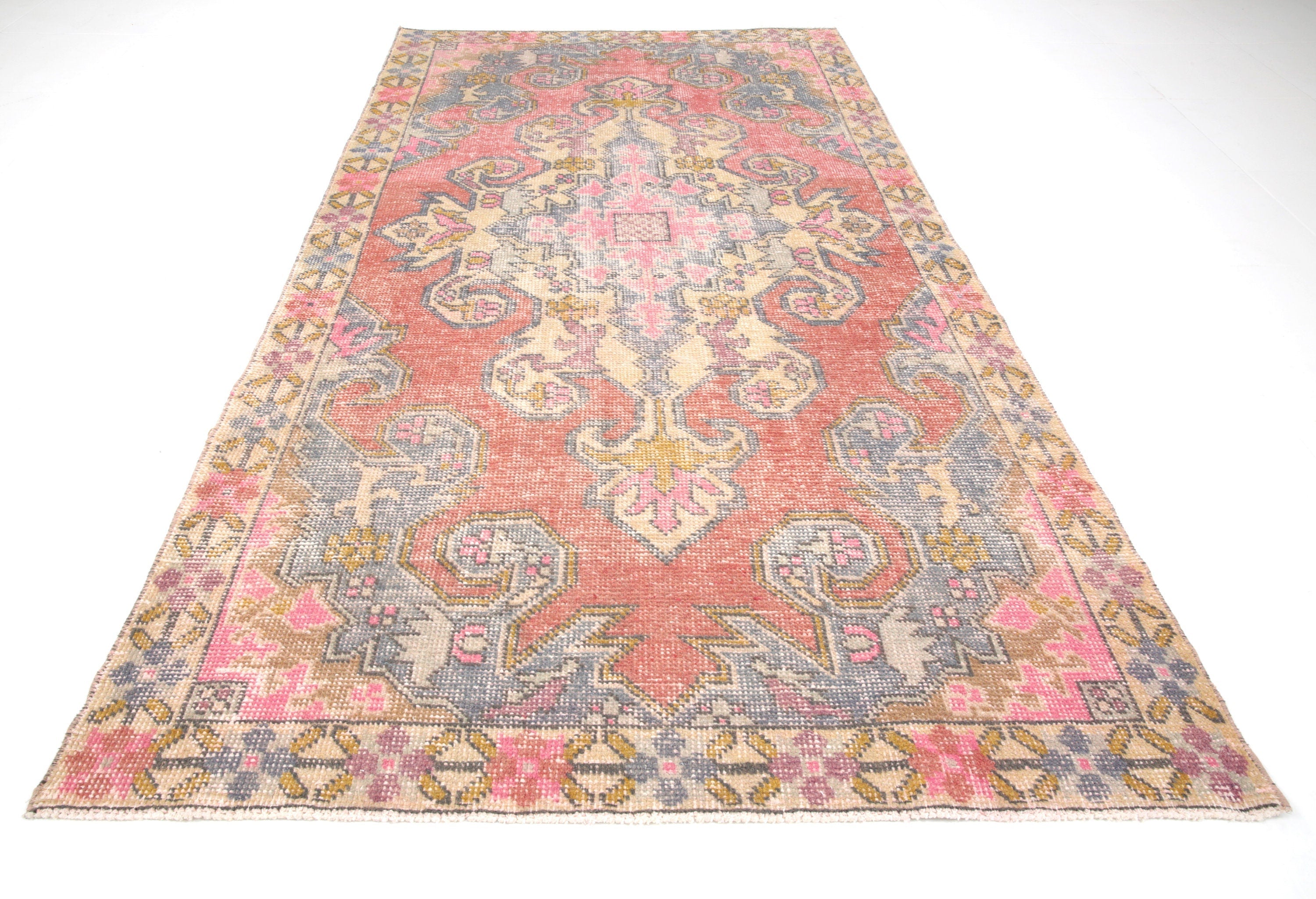 Turkish Vintage Rug  4'1" x 7'7" ft