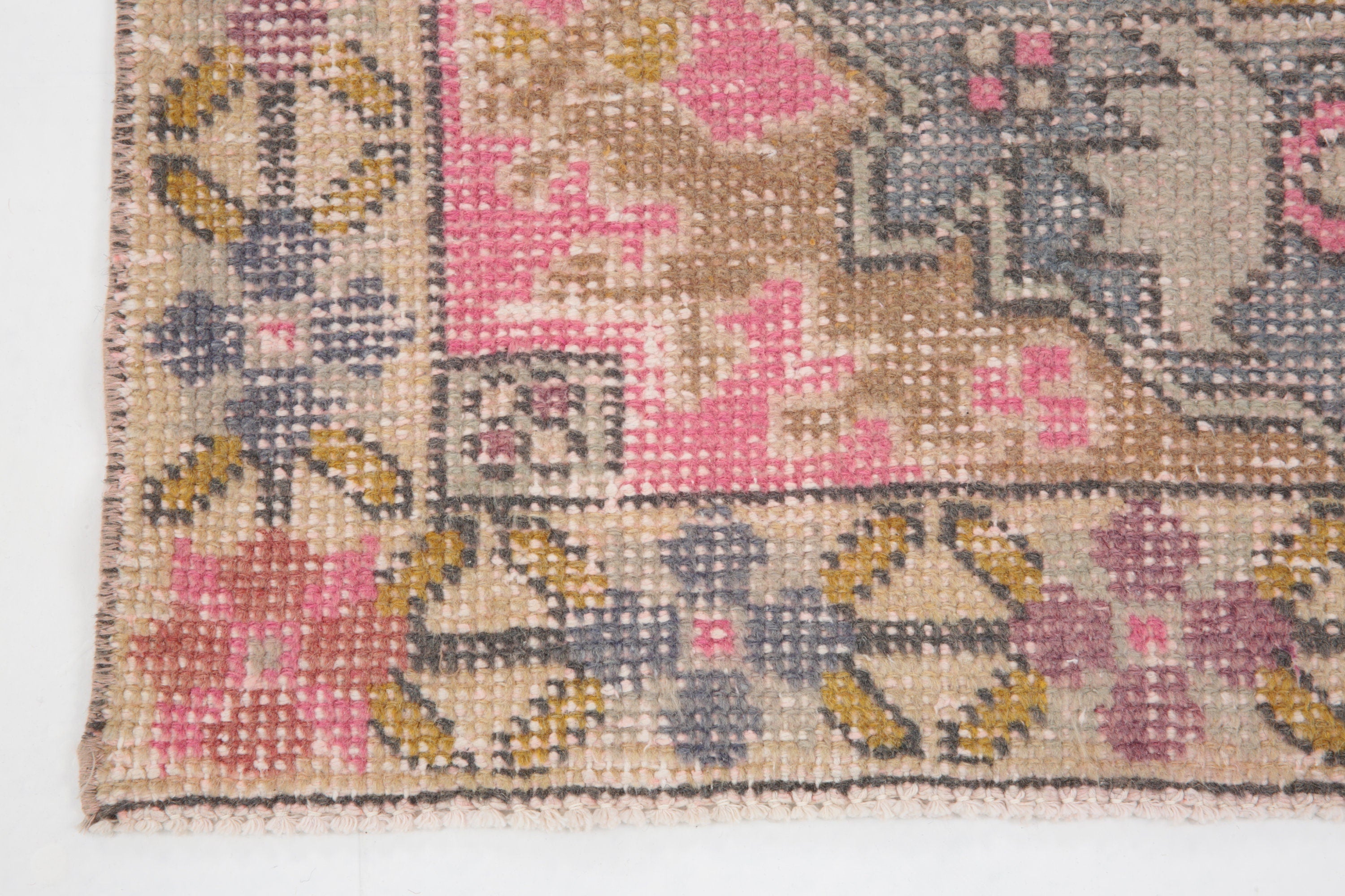 Turkish Vintage Rug  4'1" x 7'7" ft