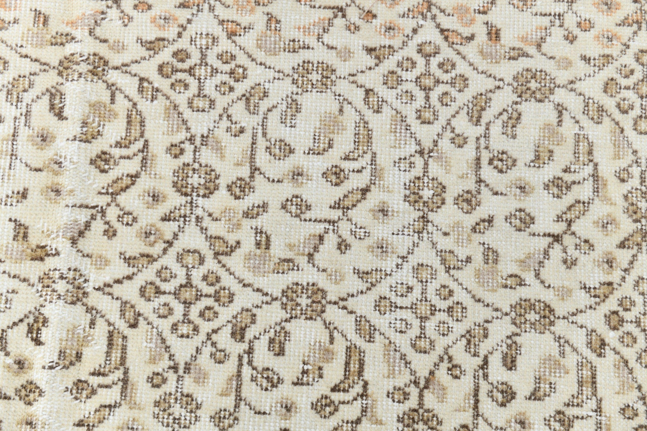 Turkish Vintage Rug  4'10" x 8'2" ft