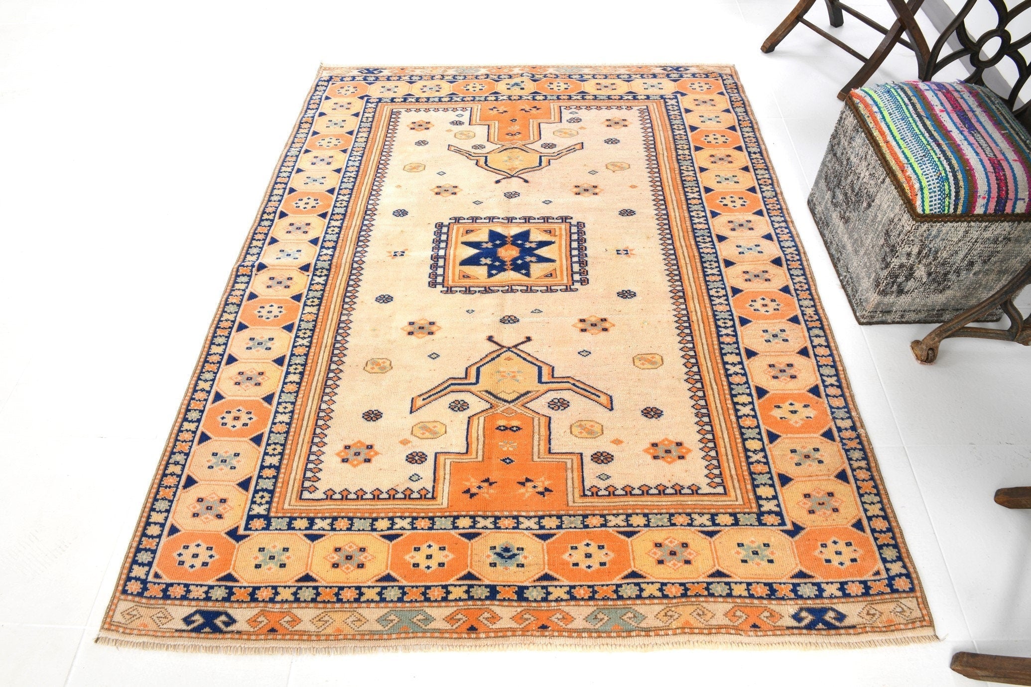 Turkish Vintage Rug  4'11" x 6'6" ft