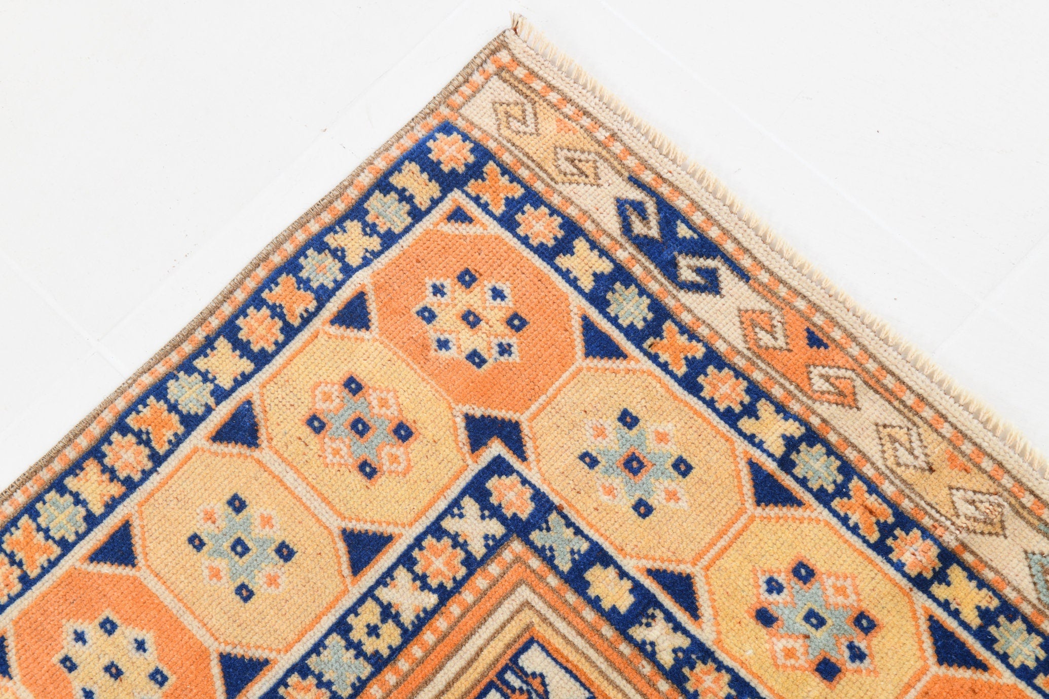 Turkish Vintage Rug  4'11" x 6'6" ft