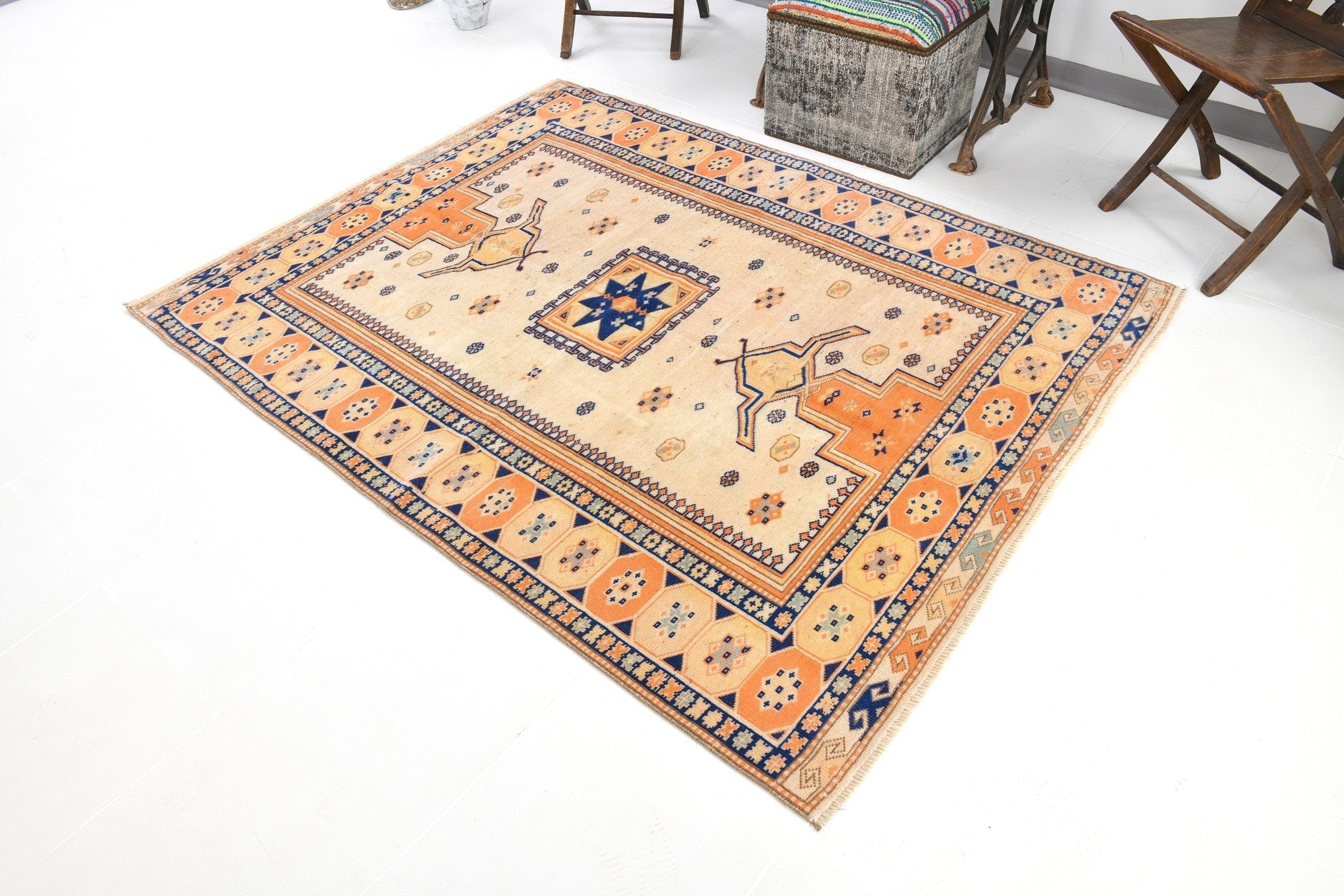 Turkish Vintage Rug  4'11" x 6'6" ft