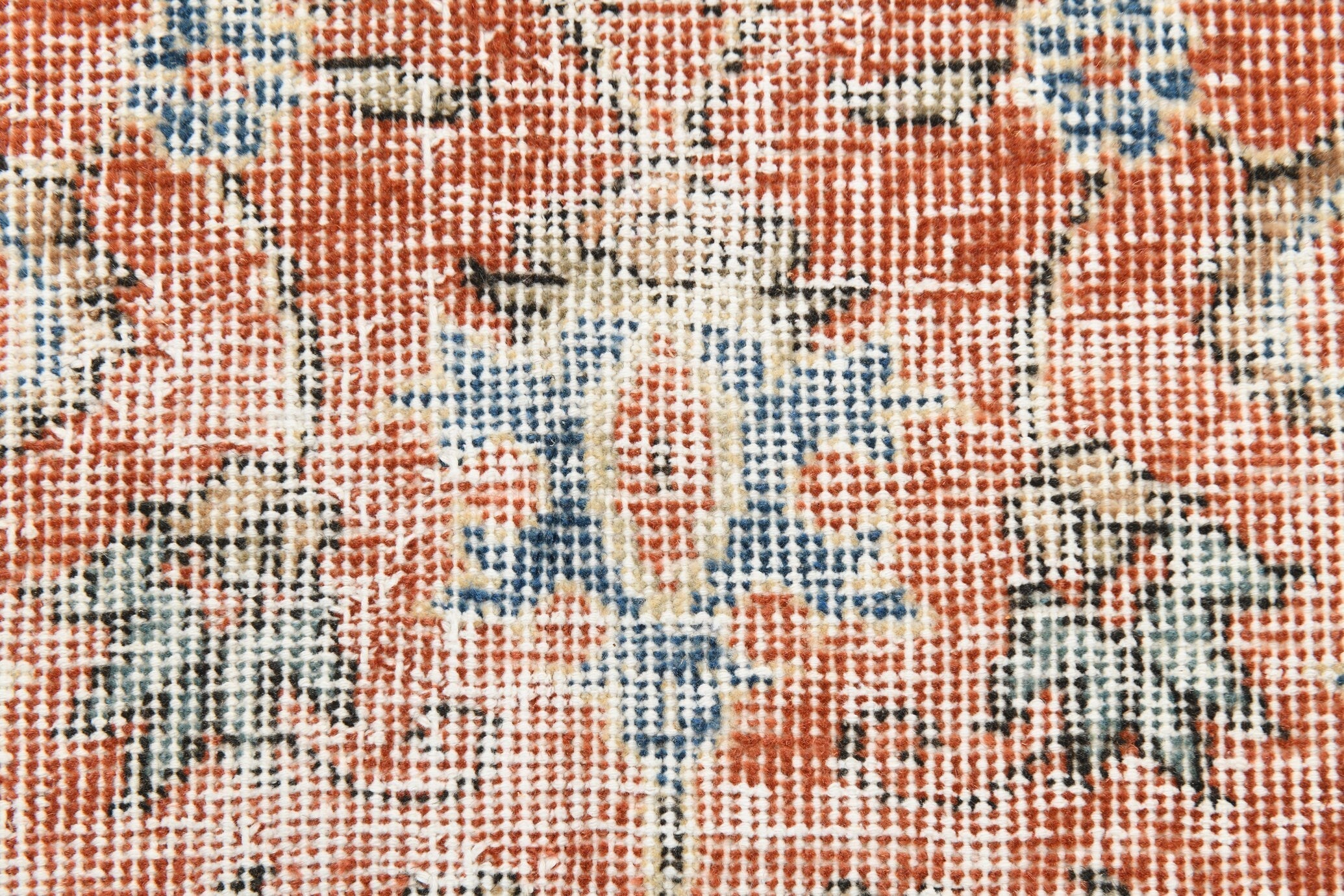 Turkish Vintage Rug  4'11" x 8'6" ft