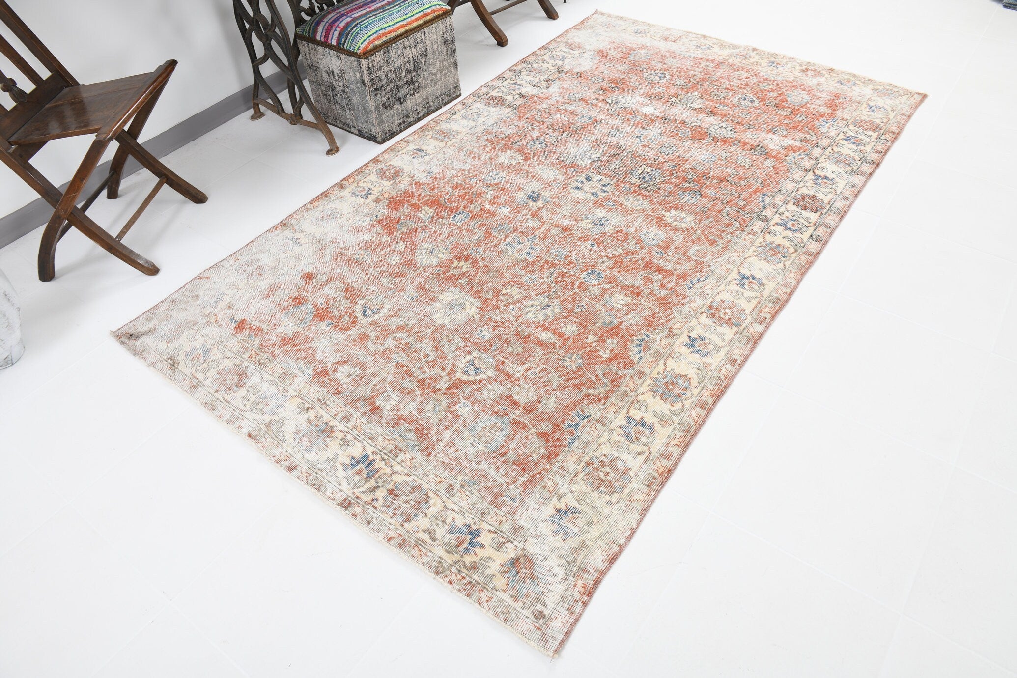 Turkish Vintage Rug  4'11" x 8'6" ft