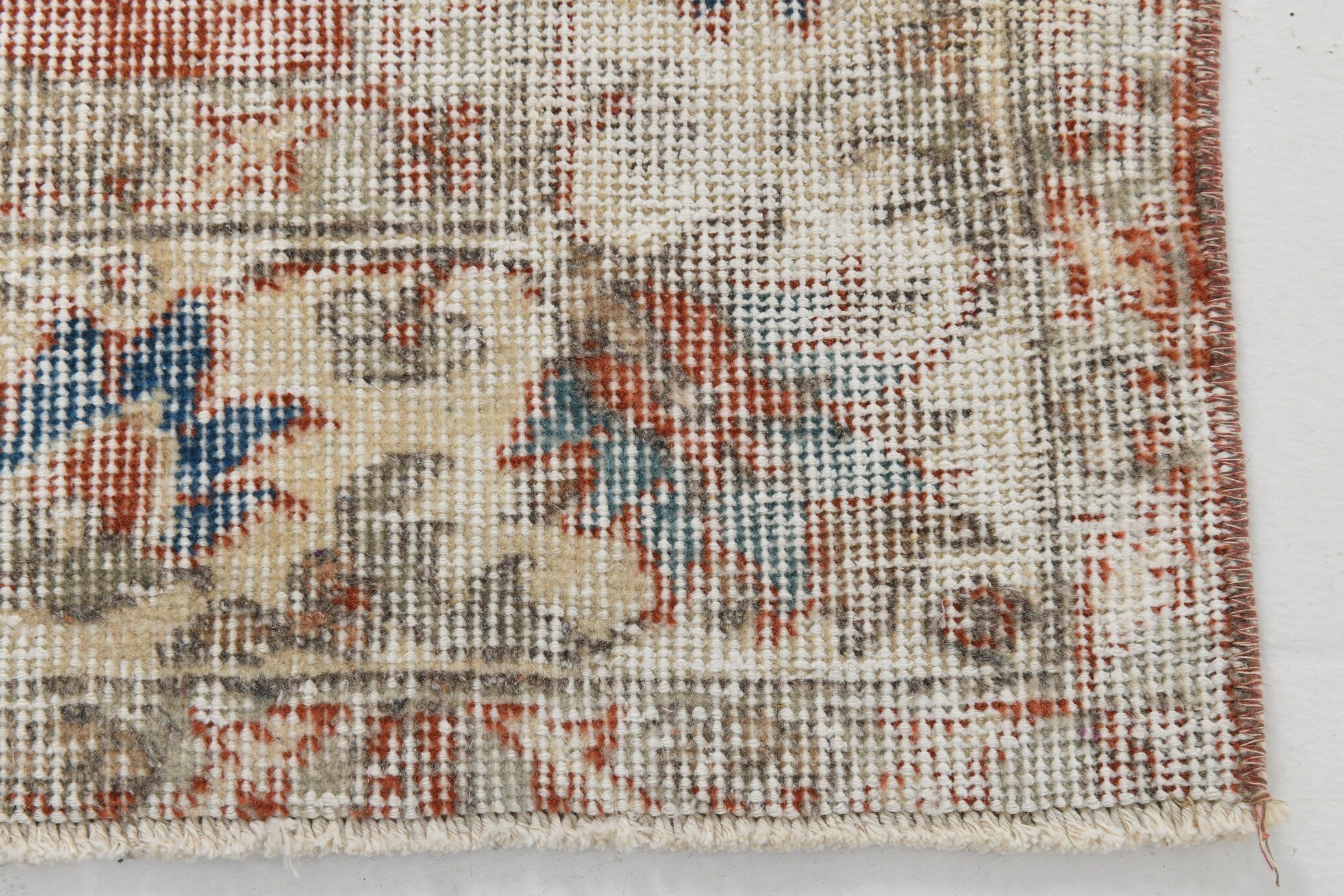 Turkish Vintage Rug  4'11" x 8'6" ft