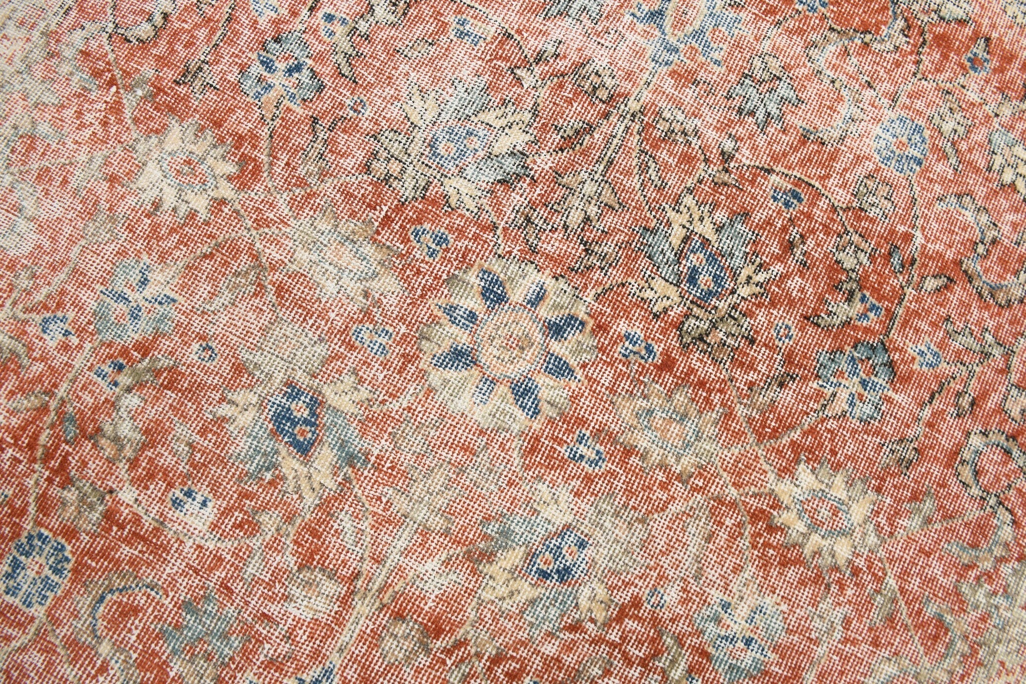 Turkish Vintage Rug  4'11" x 8'6" ft