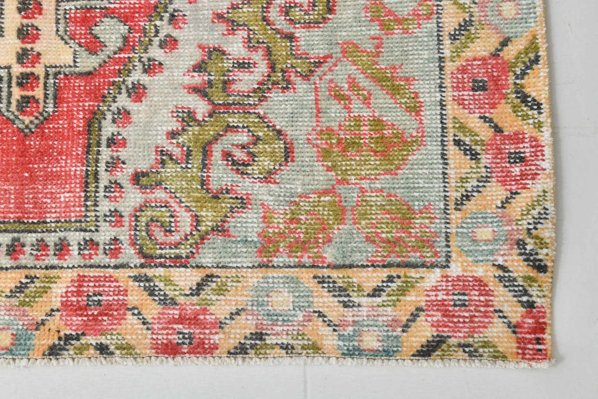Turkish Vintage Rug  4'3" x 7'7" ft