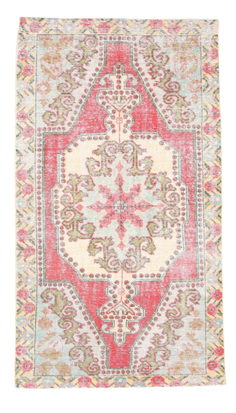 Turkish Vintage Rug  4'3" x 7'7" ft
