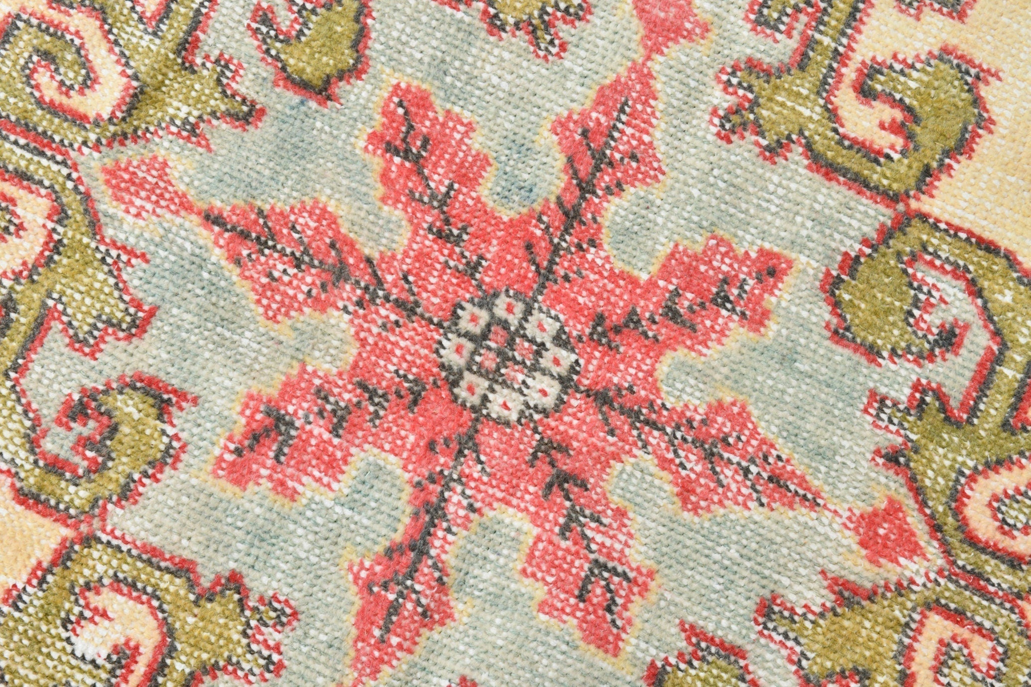 Turkish Vintage Rug  4'3" x 7'7" ft