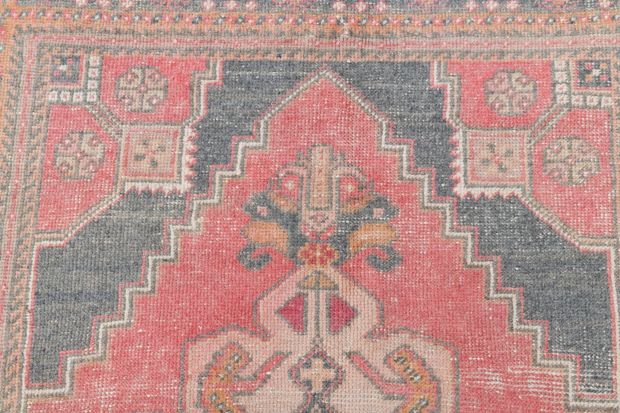 Turkish Vintage Rug  4'4" x 7'6" ft